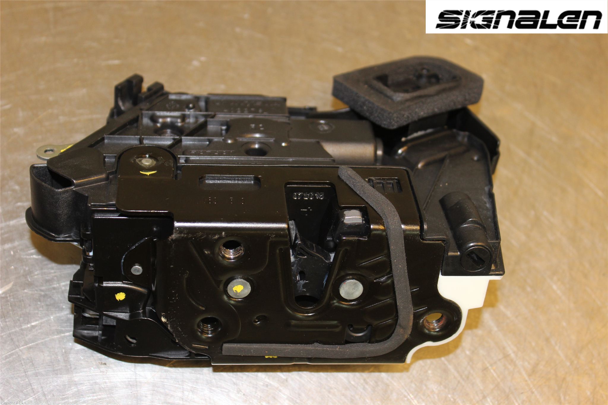 Volkswagen VW PASSAT 15-19 Låskista-Dörrlås