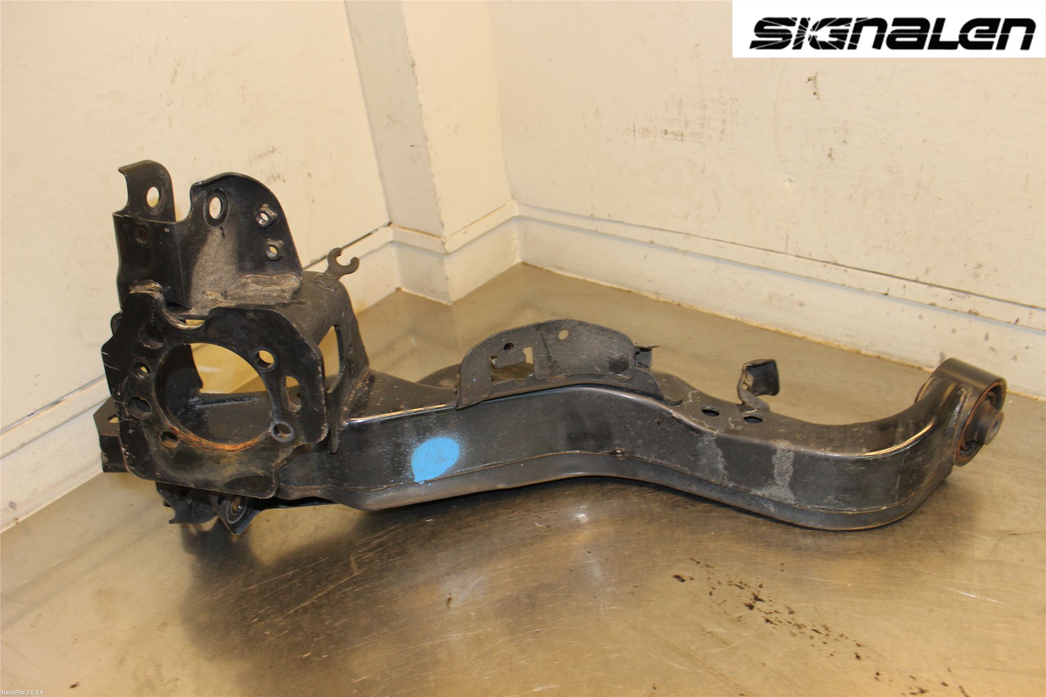 Nissan QASHQAI 14-17 Hjullagerhus-Spindel Hö B