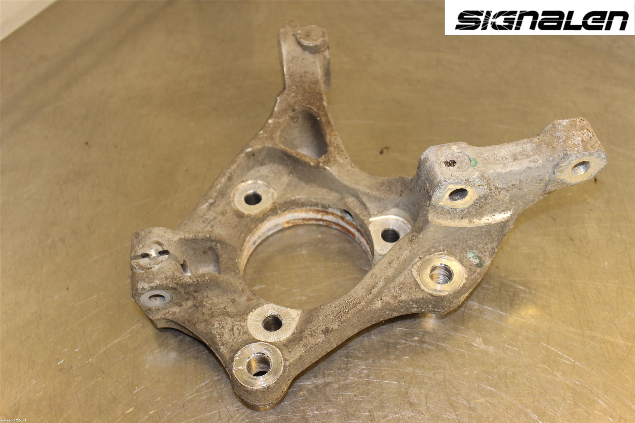 Opel ASTRA J 10-15 Styrspindel Lagerhus Vä