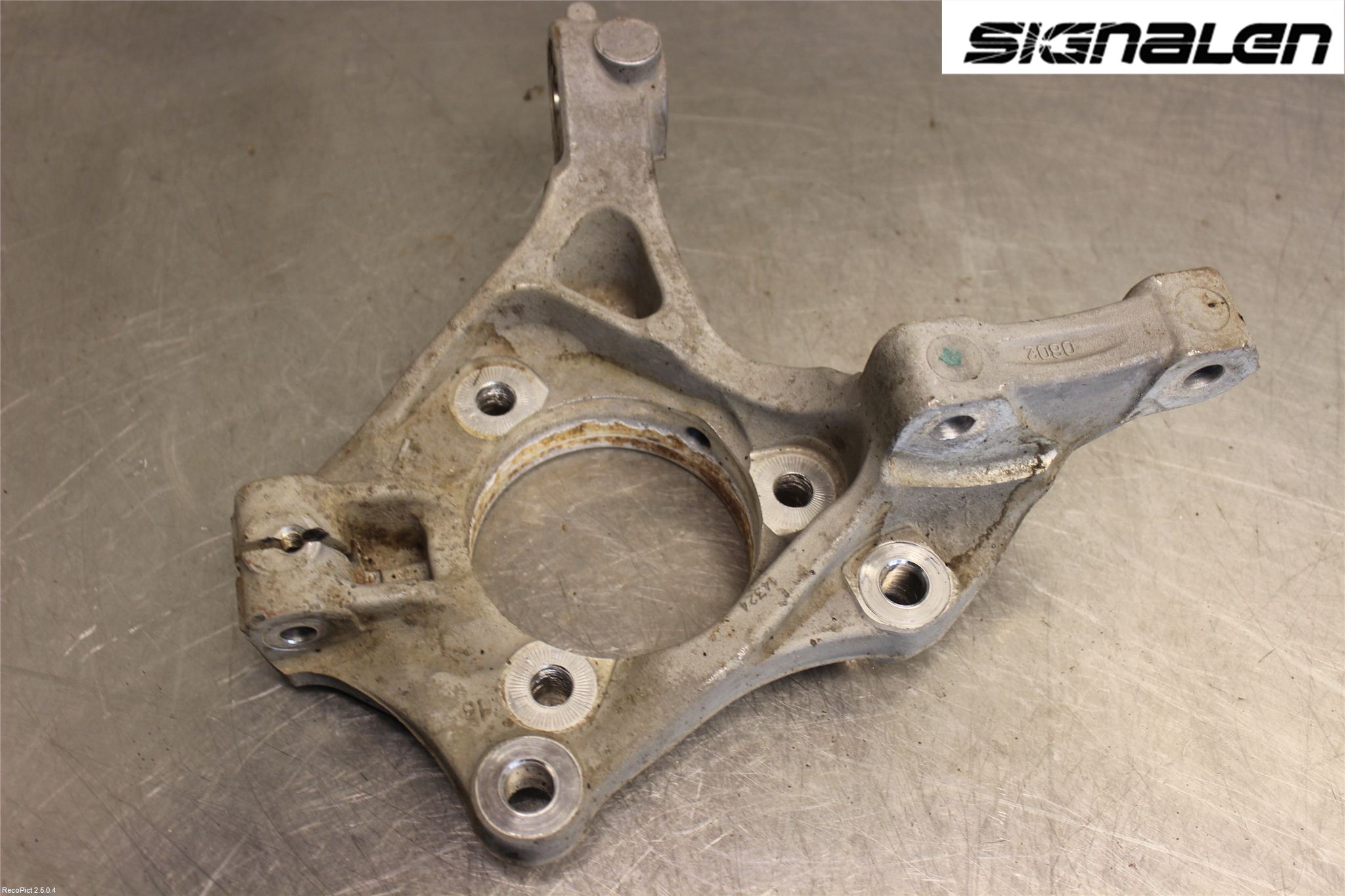 Opel ASTRA J 10-15 Styrspindel Lagerhus Vä