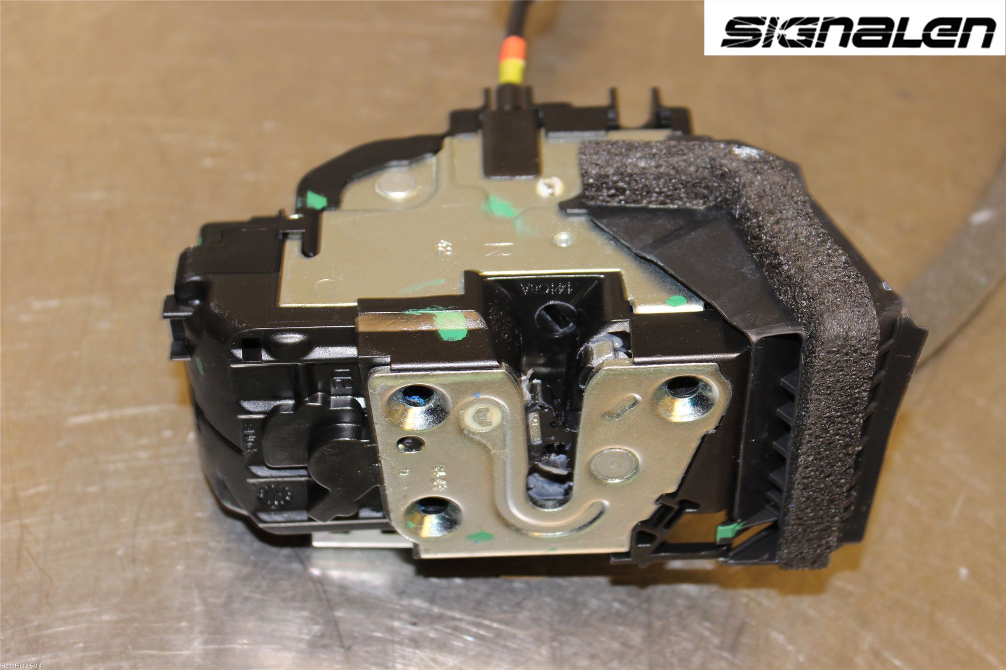 Nissan QASHQAI 14-17 Låskista-Dörrlås