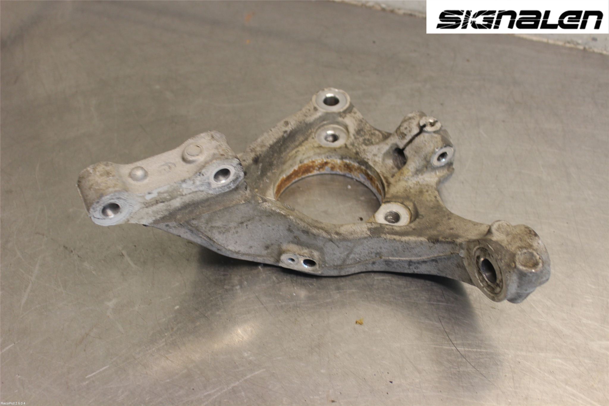 Opel INSIGNIA 09-16 Styrspindel Lagerhus Vä