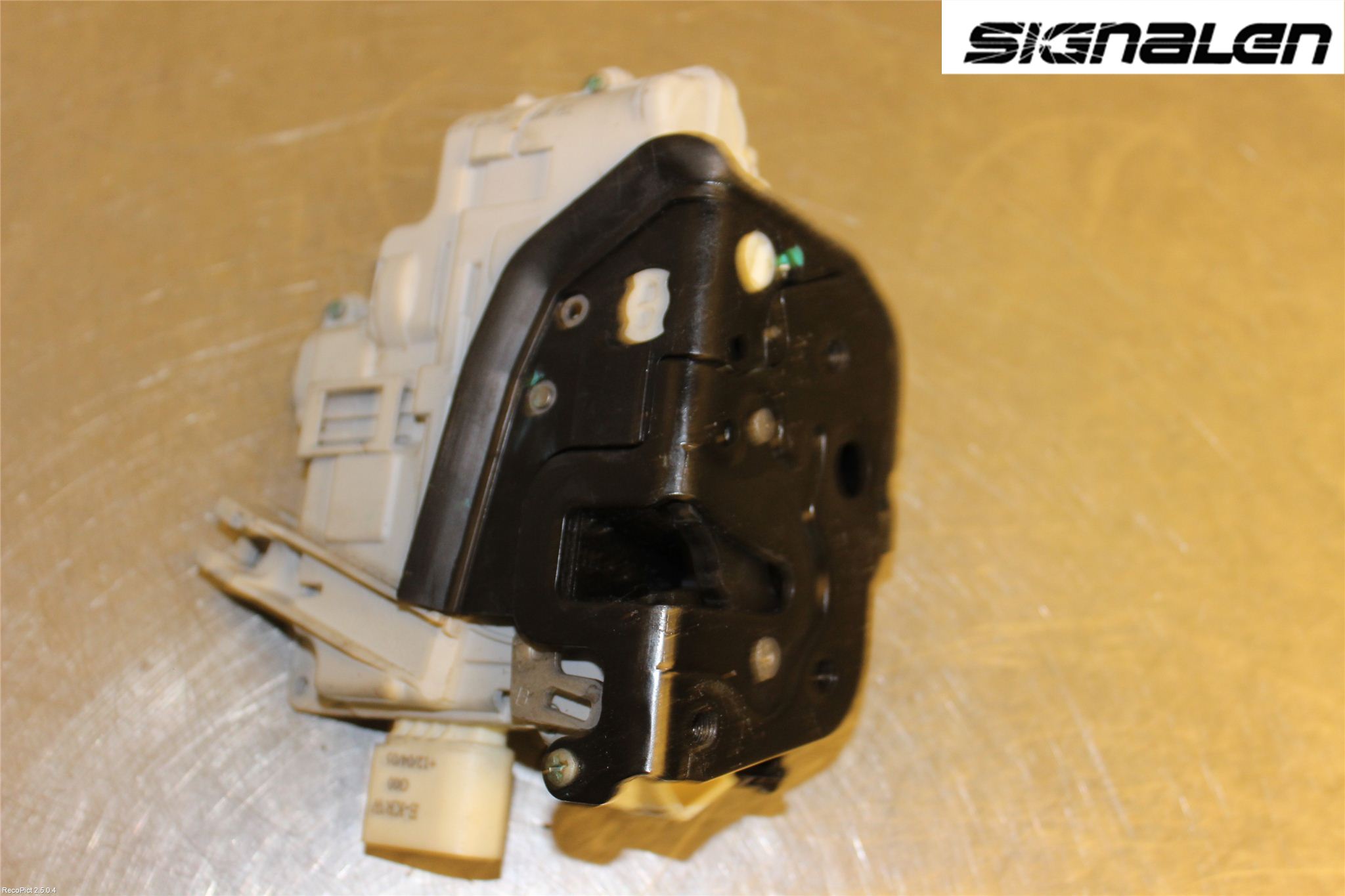 Audi A6/S6     05-11 Låskista-Dörrlås