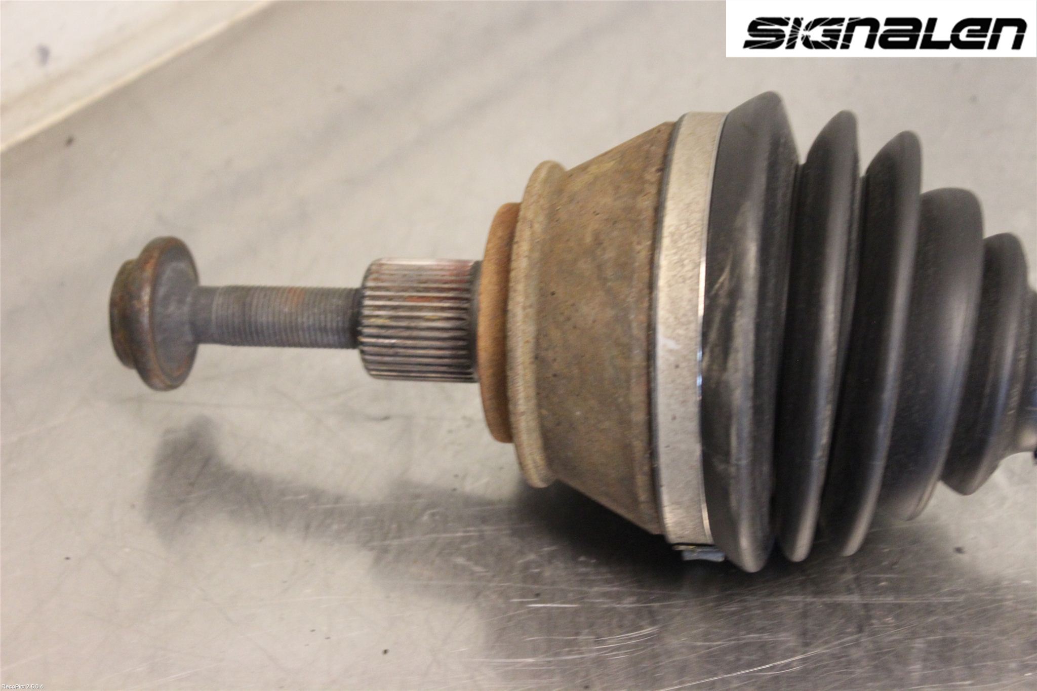 Audi A6/S6     05-11 Drivaxel Fram Höger