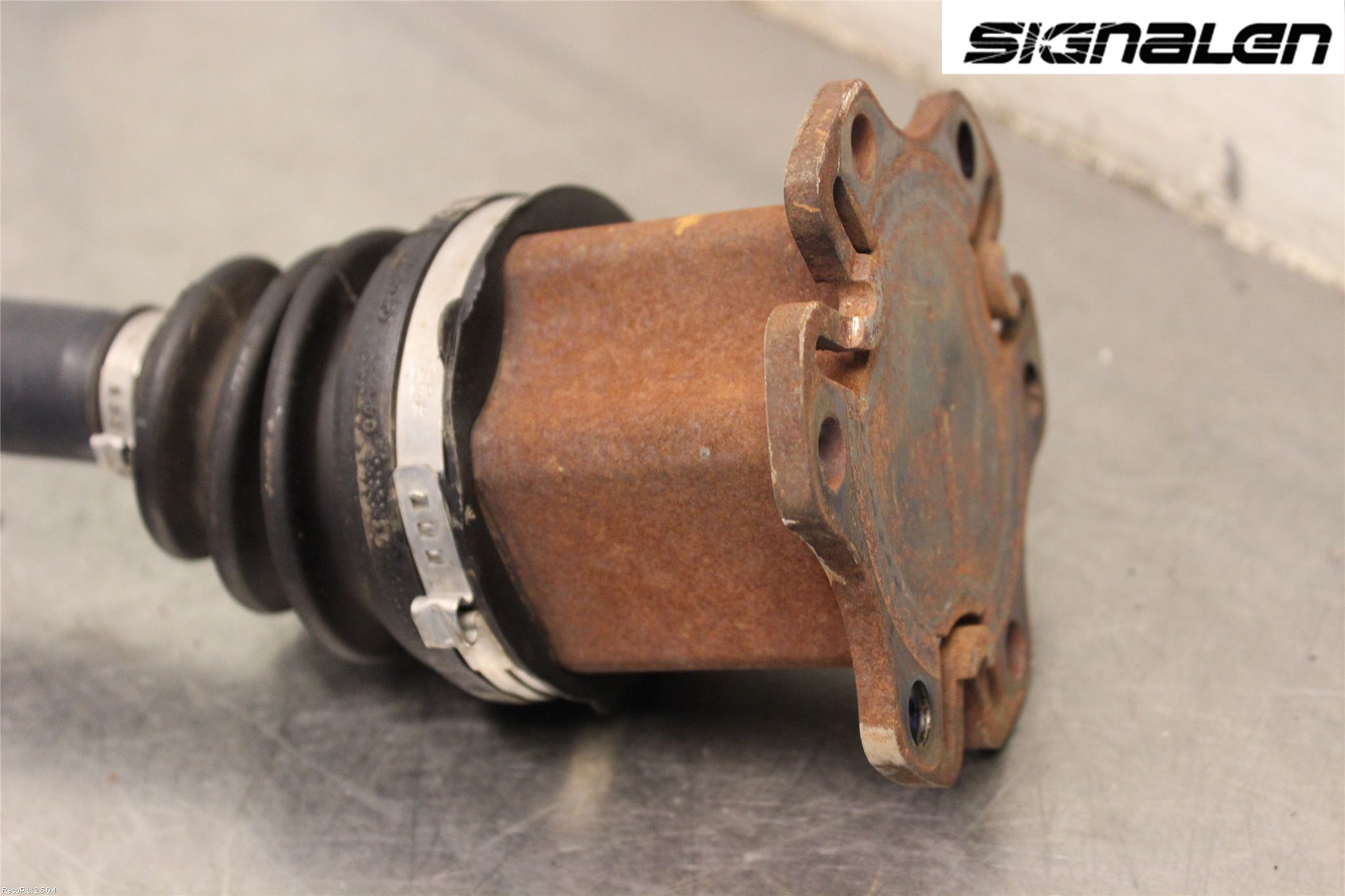 Audi A6/S6     05-11 Drivaxel Fram Höger