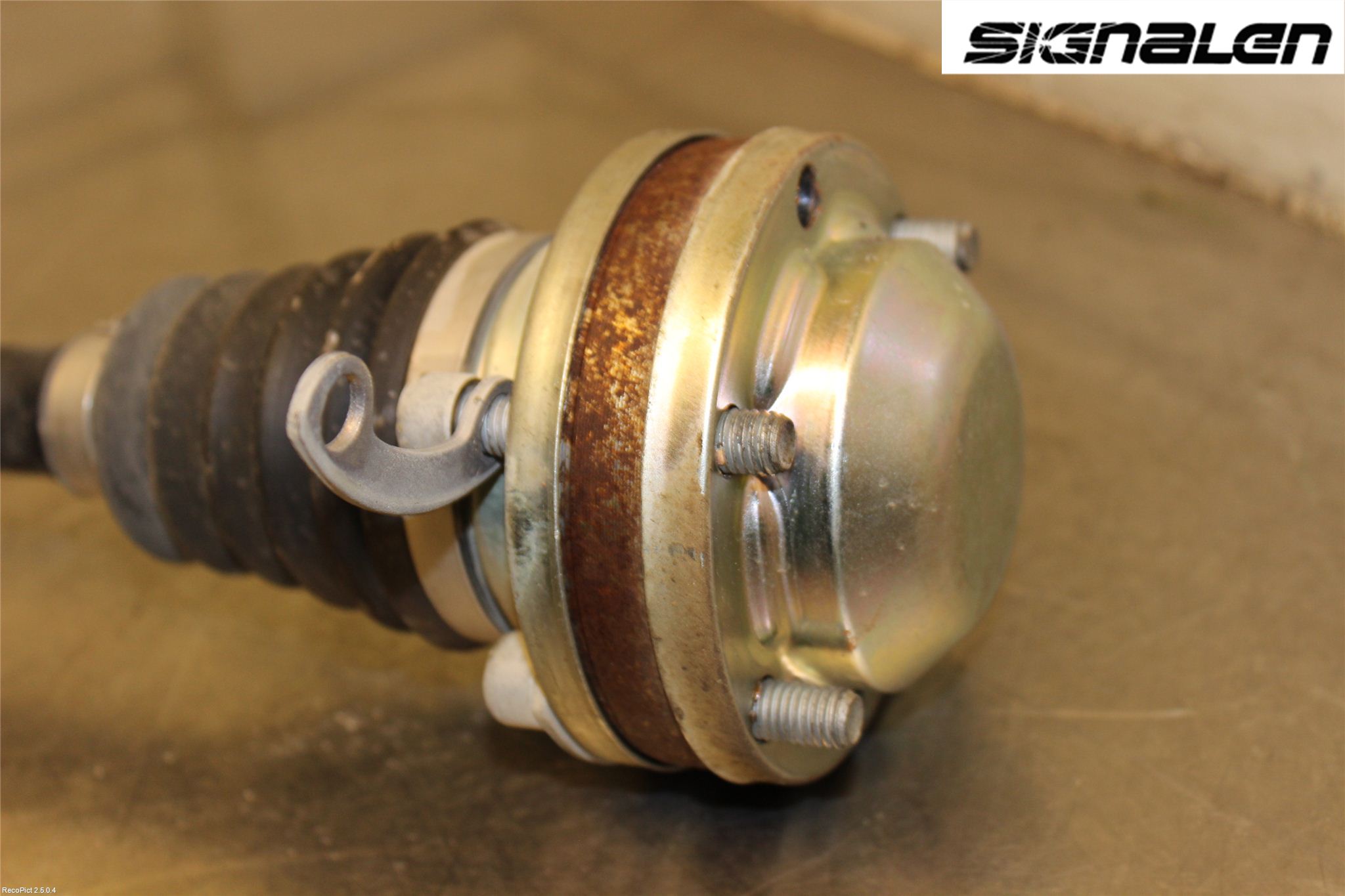 Volkswagen VW CADDY 11-15 Drivaxel Fram Vänster