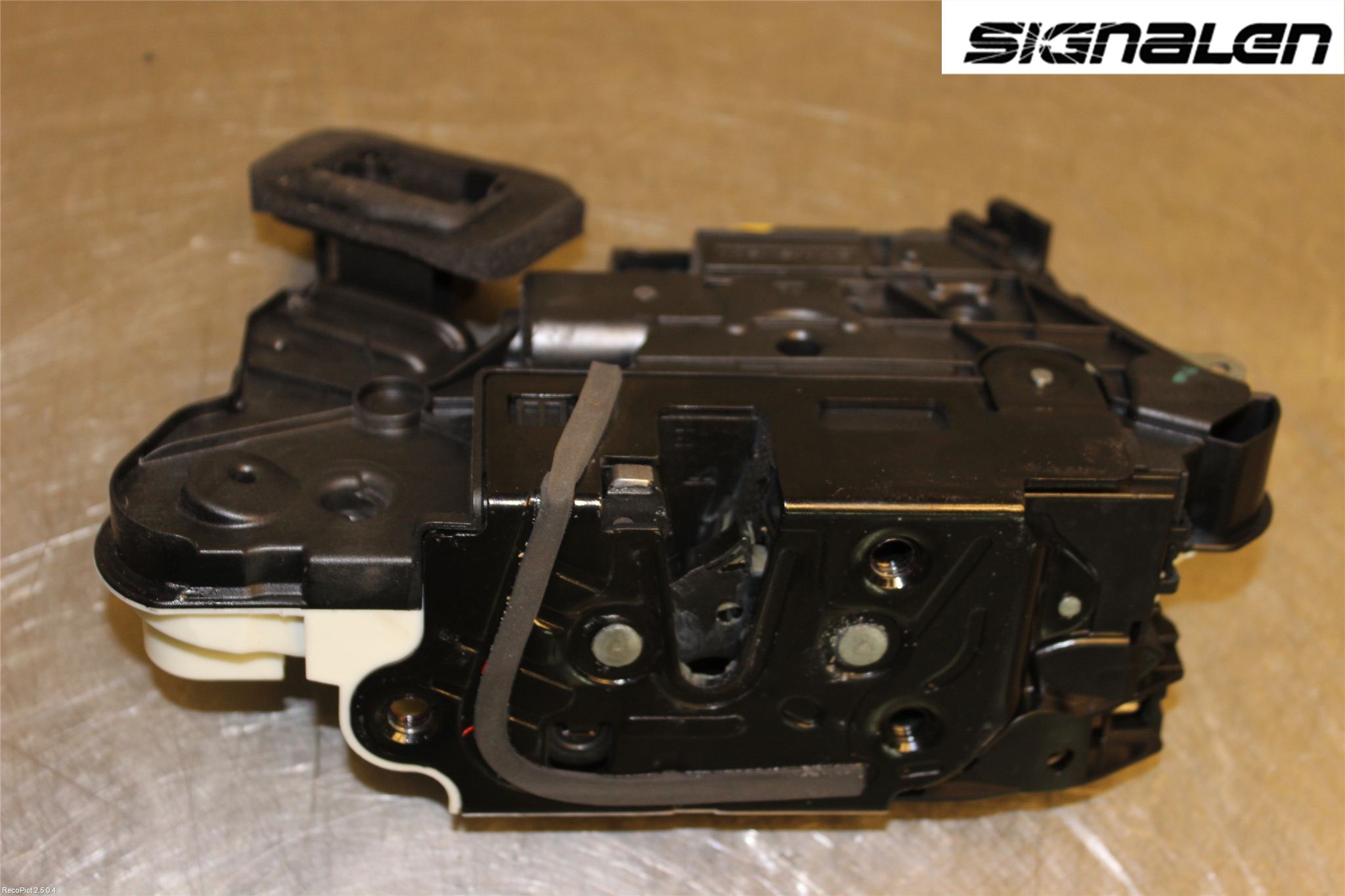 Volkswagen VW POLO 10-17 Låskista-Dörrlås