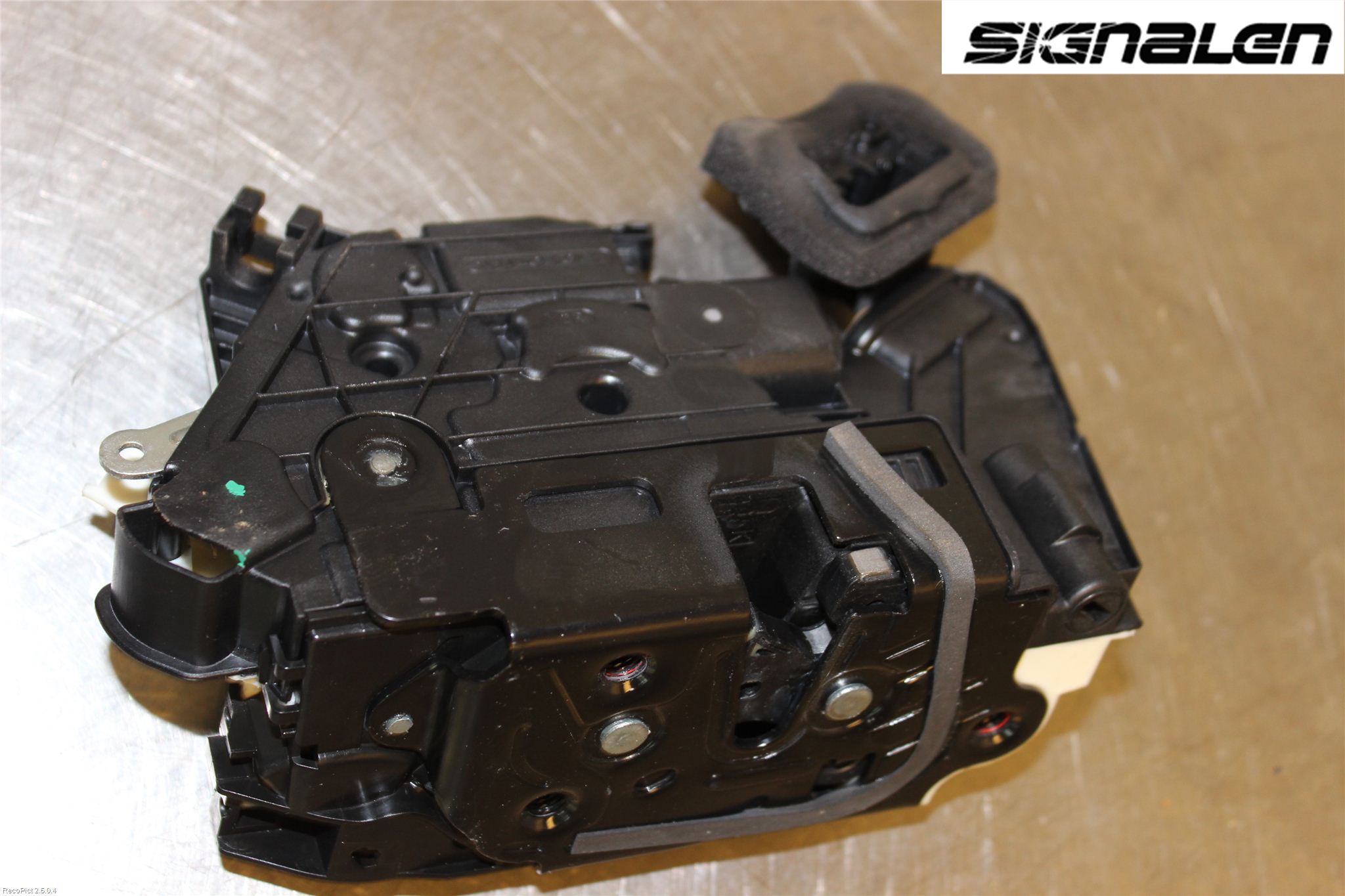 Volkswagen VW POLO 10-17 Låskista-Dörrlås