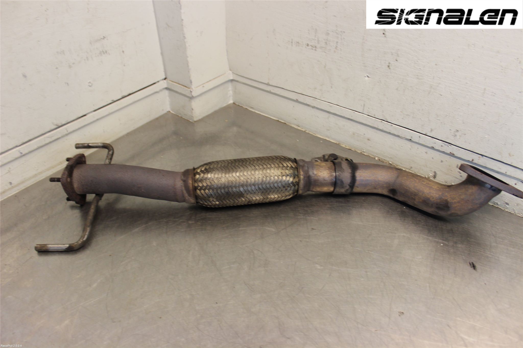 Saab 9-5     06-10 Avgas Främre Rör