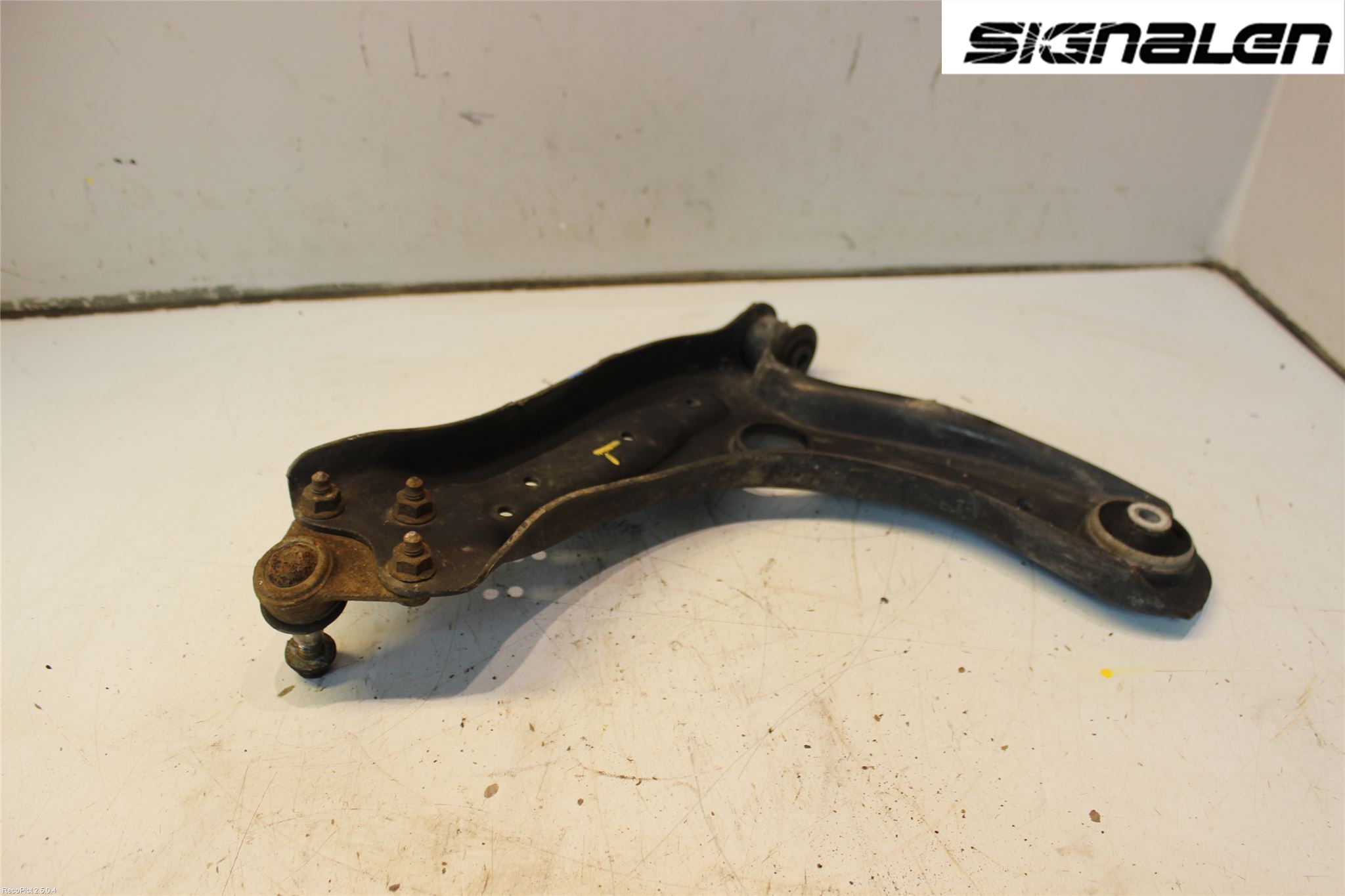 Volkswagen VW POLO 10-17 Bärarm Fram Undre Hö