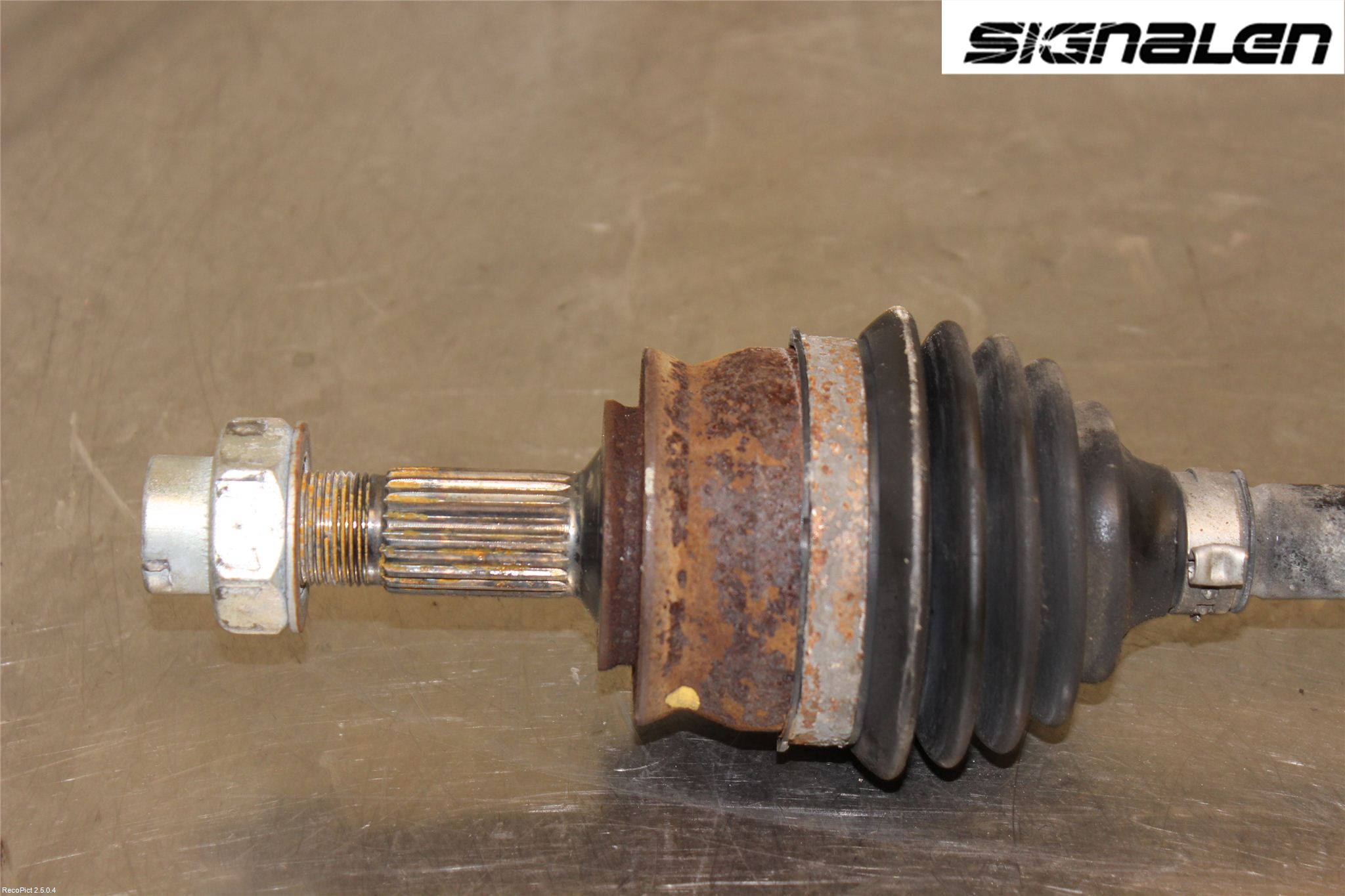 Opel CORSA D 07-14 Drivaxel Fram Vänster