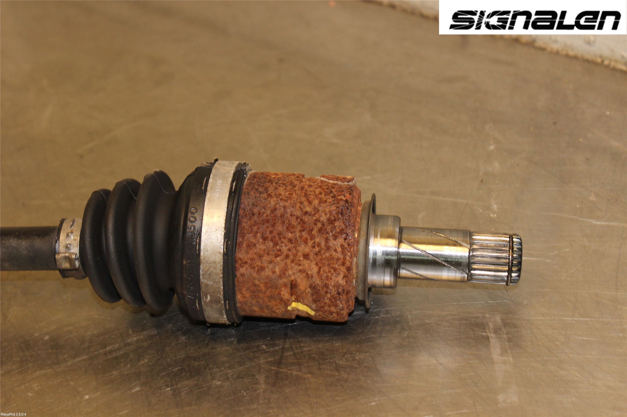 Opel CORSA D 07-14 Drivaxel Fram Vänster