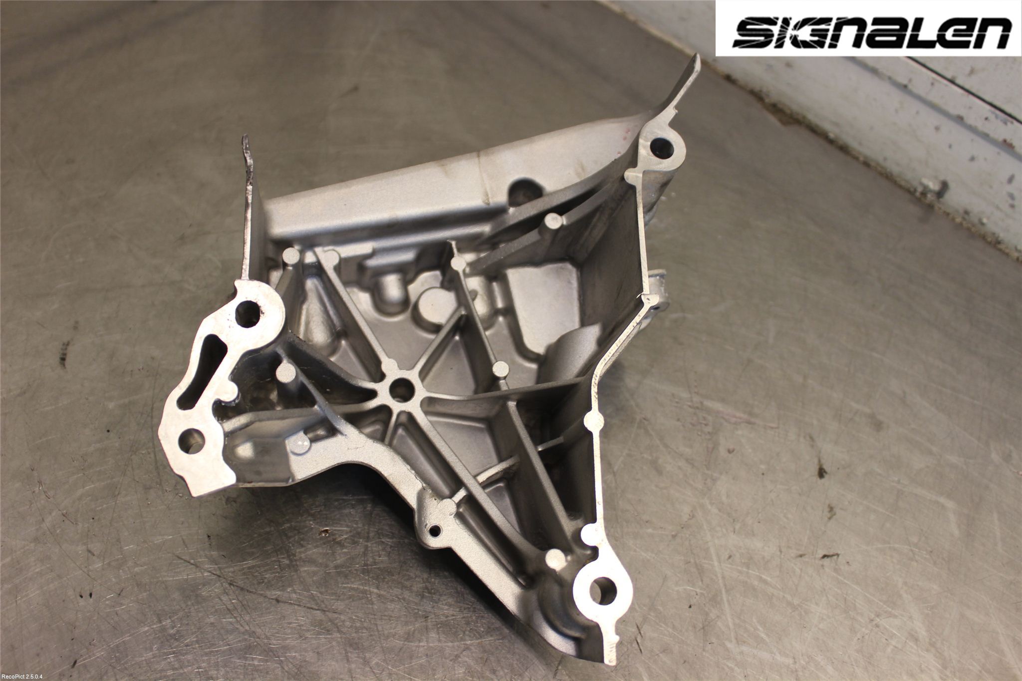 Volkswagen VW GOLF / E-GOLF VII 13-20 Motorfäste