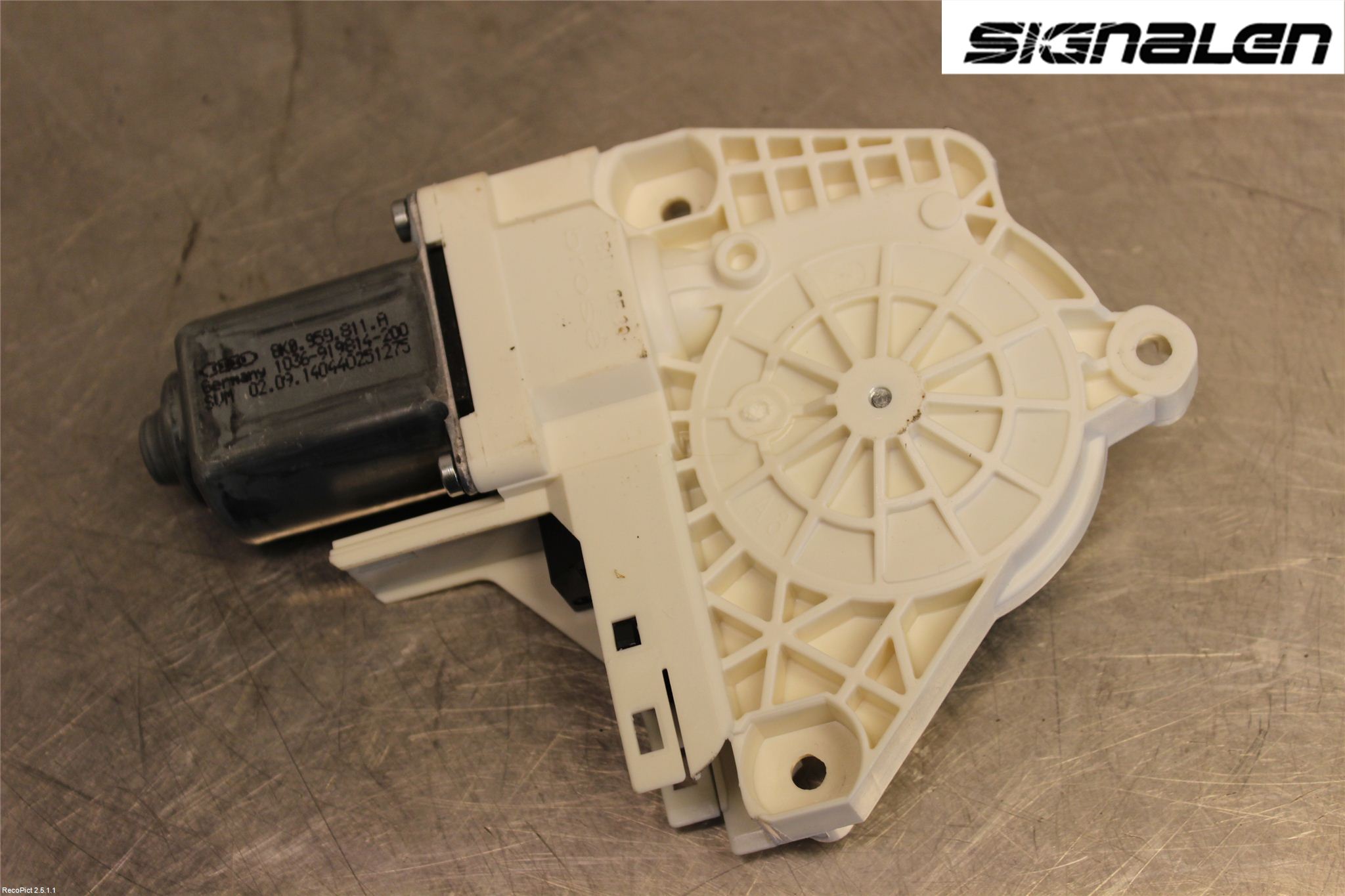 Audi A4 12-15 Fönsterhissmotor