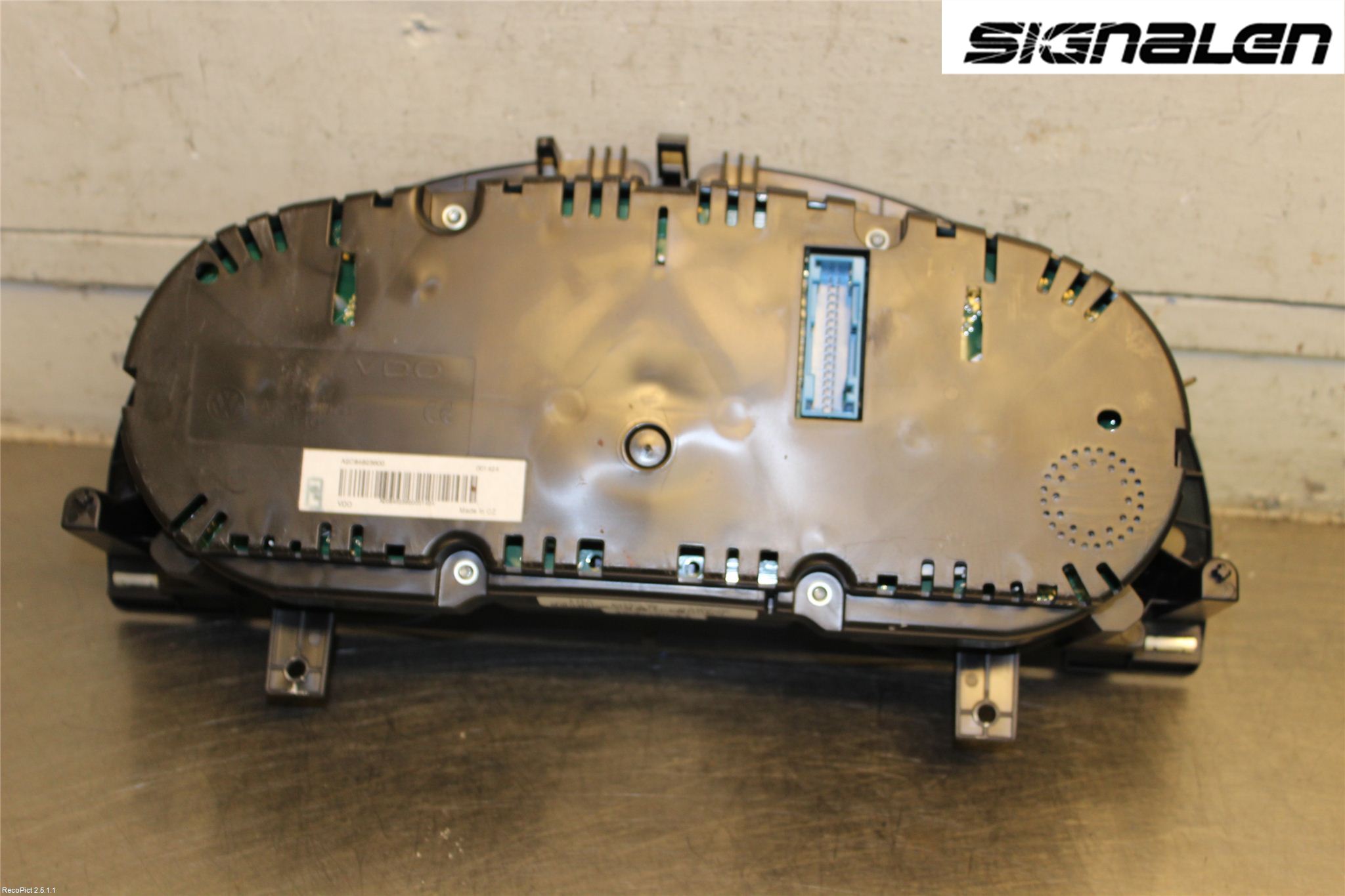 Volkswagen VW PASSAT 11-14 Instrument Komb