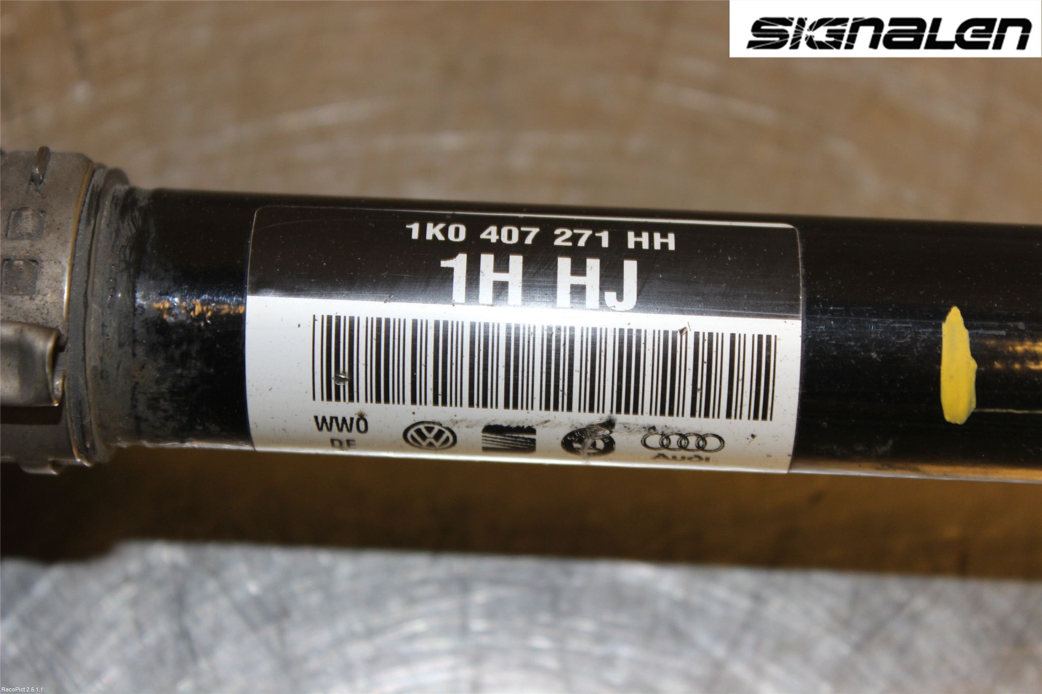 Volkswagen VW PASSAT 11-14 Drivaxel Fram Vänster