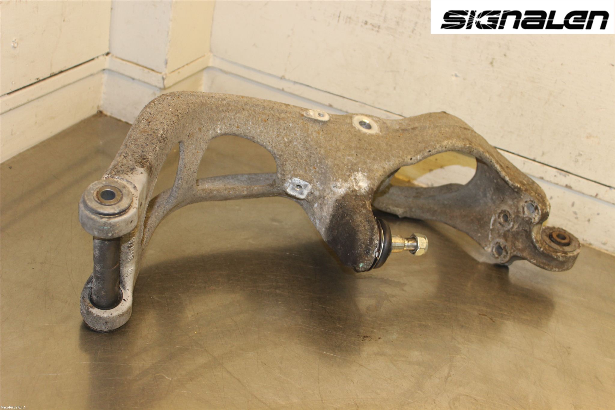 Peugeot 407 Styrspindel Lagerhus Vä