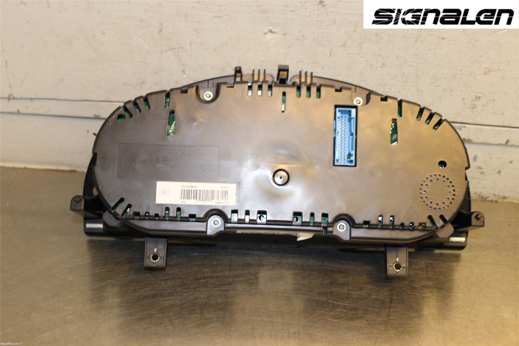 Volkswagen VW PASSAT 11-14 Instrument Komb