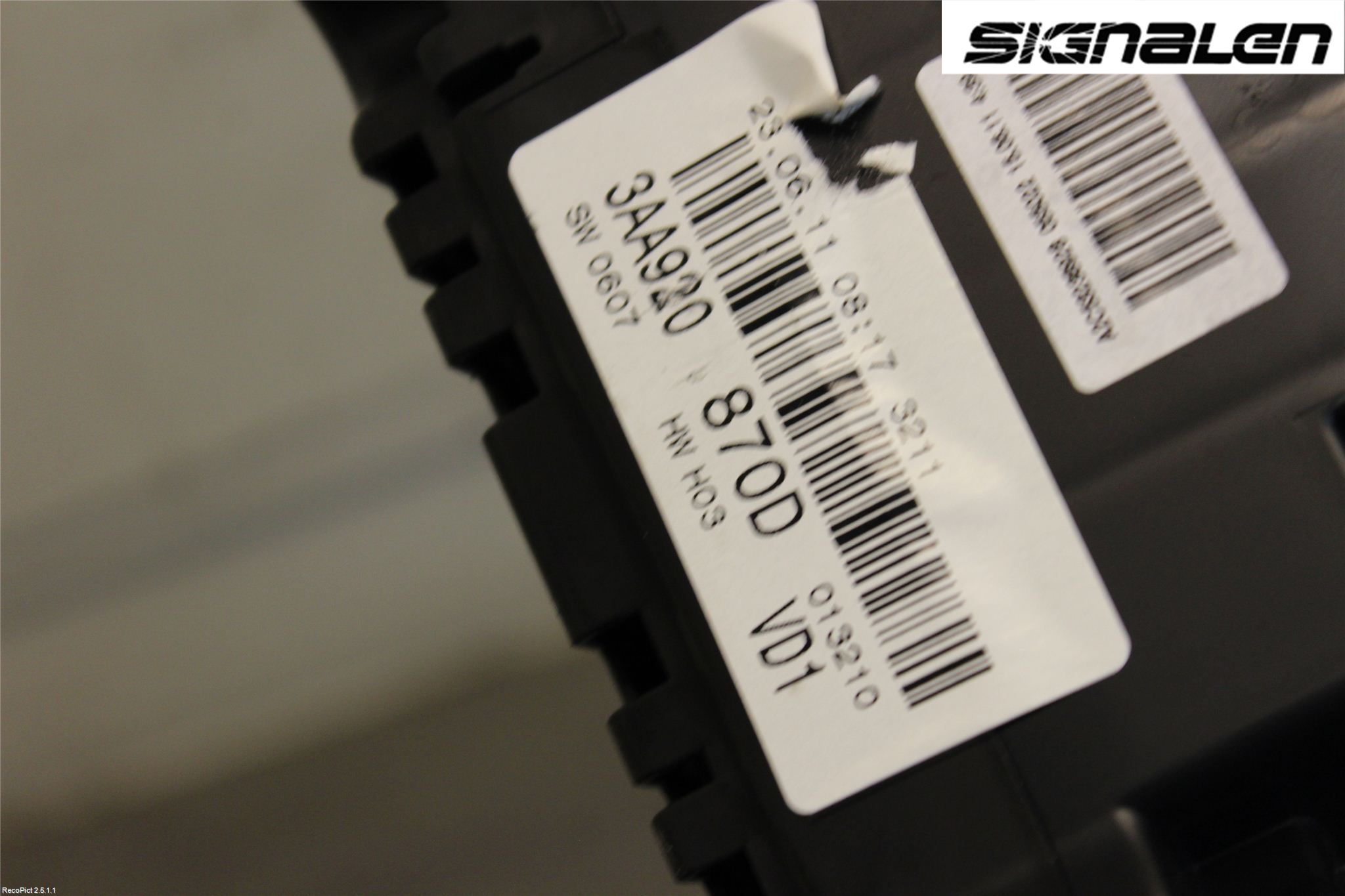 Volkswagen VW PASSAT 11-14 Instrument Komb