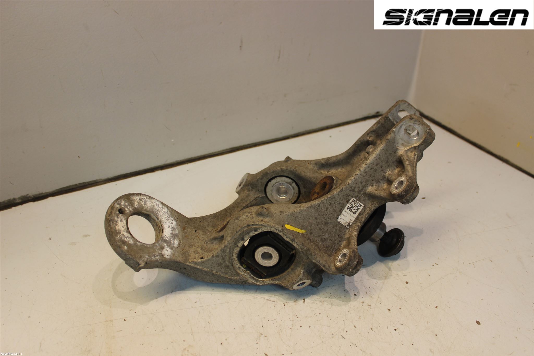 Audi A4 12-15 Hjullagerhus-Spindel Vä B