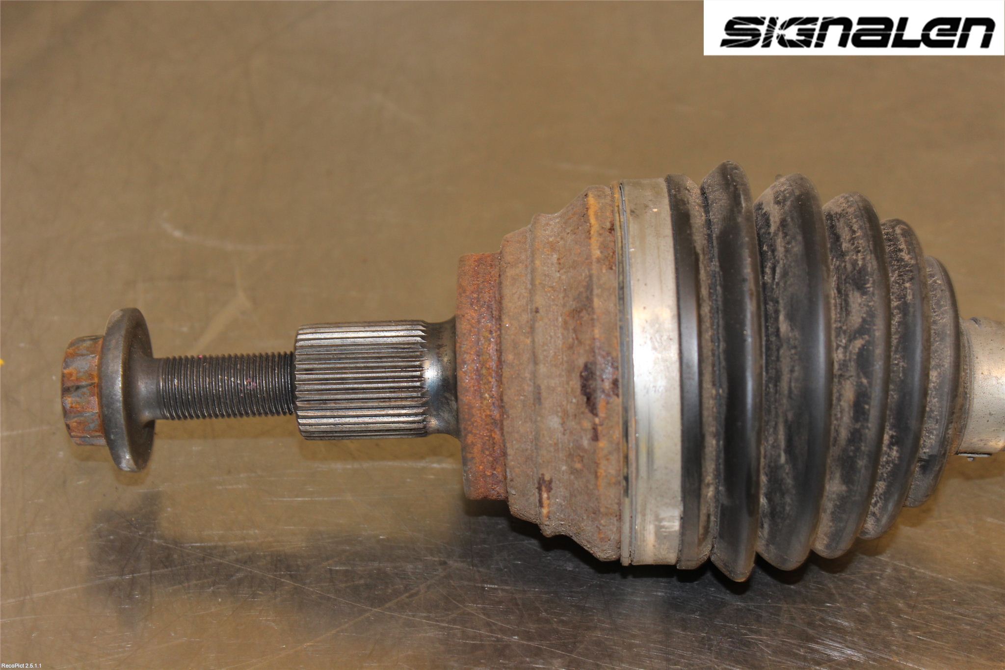 Seat LEON 13-20 Drivaxel Fram Vänster