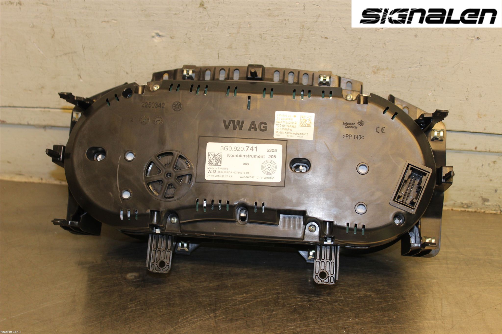 Volkswagen VW PASSAT 15-19 Instrument Komb