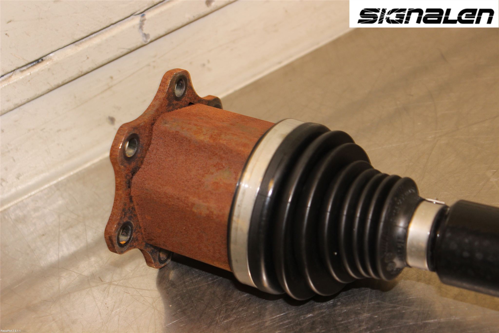 Volkswagen VW PASSAT 15-19 Drivaxel Fram Höger