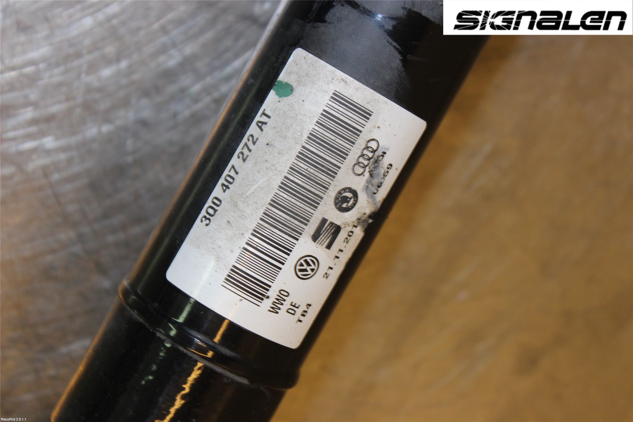 Volkswagen VW PASSAT 15-19 Drivaxel Fram Höger