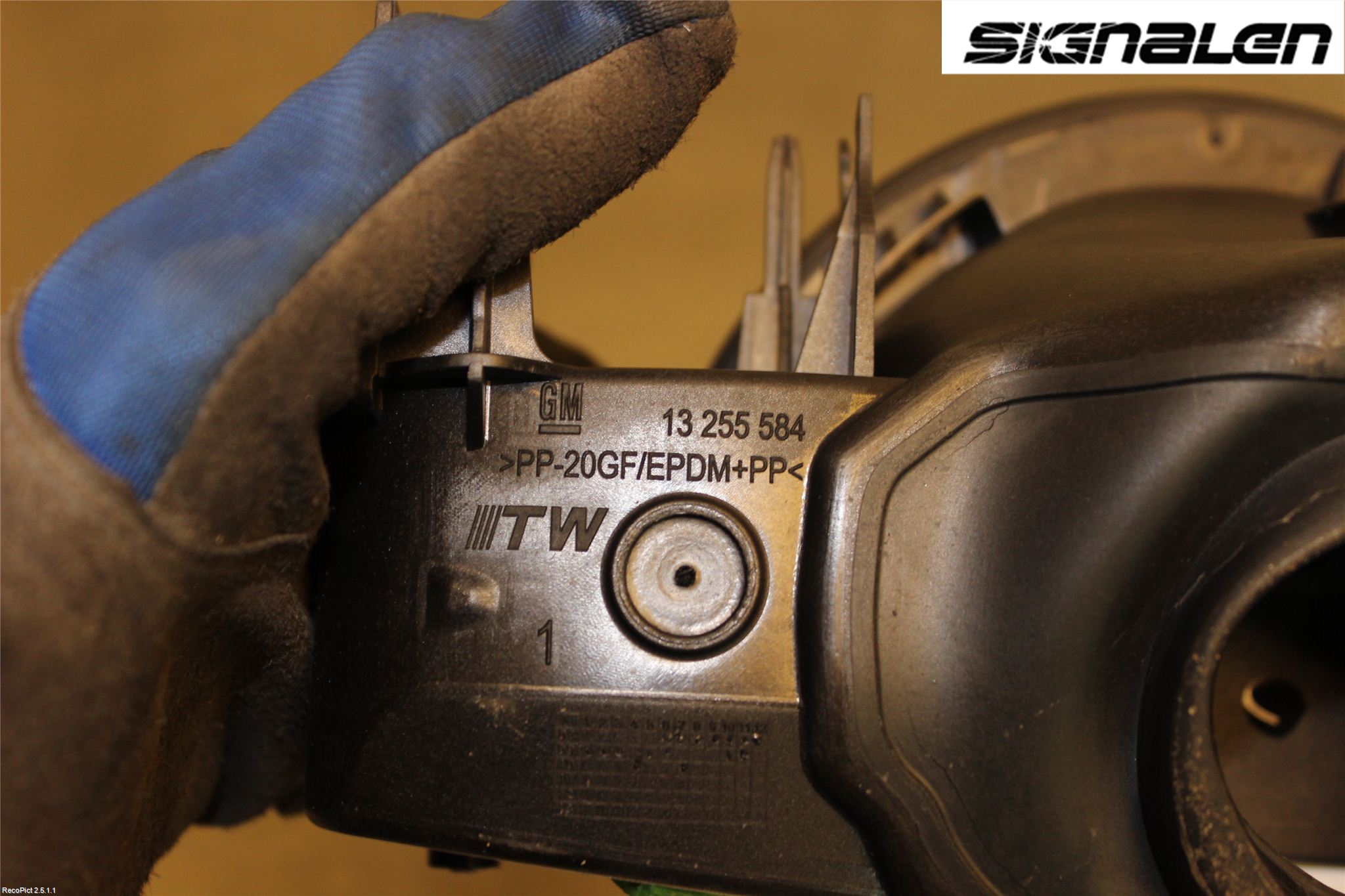 Saab 9-5 10-12 Tanklucka