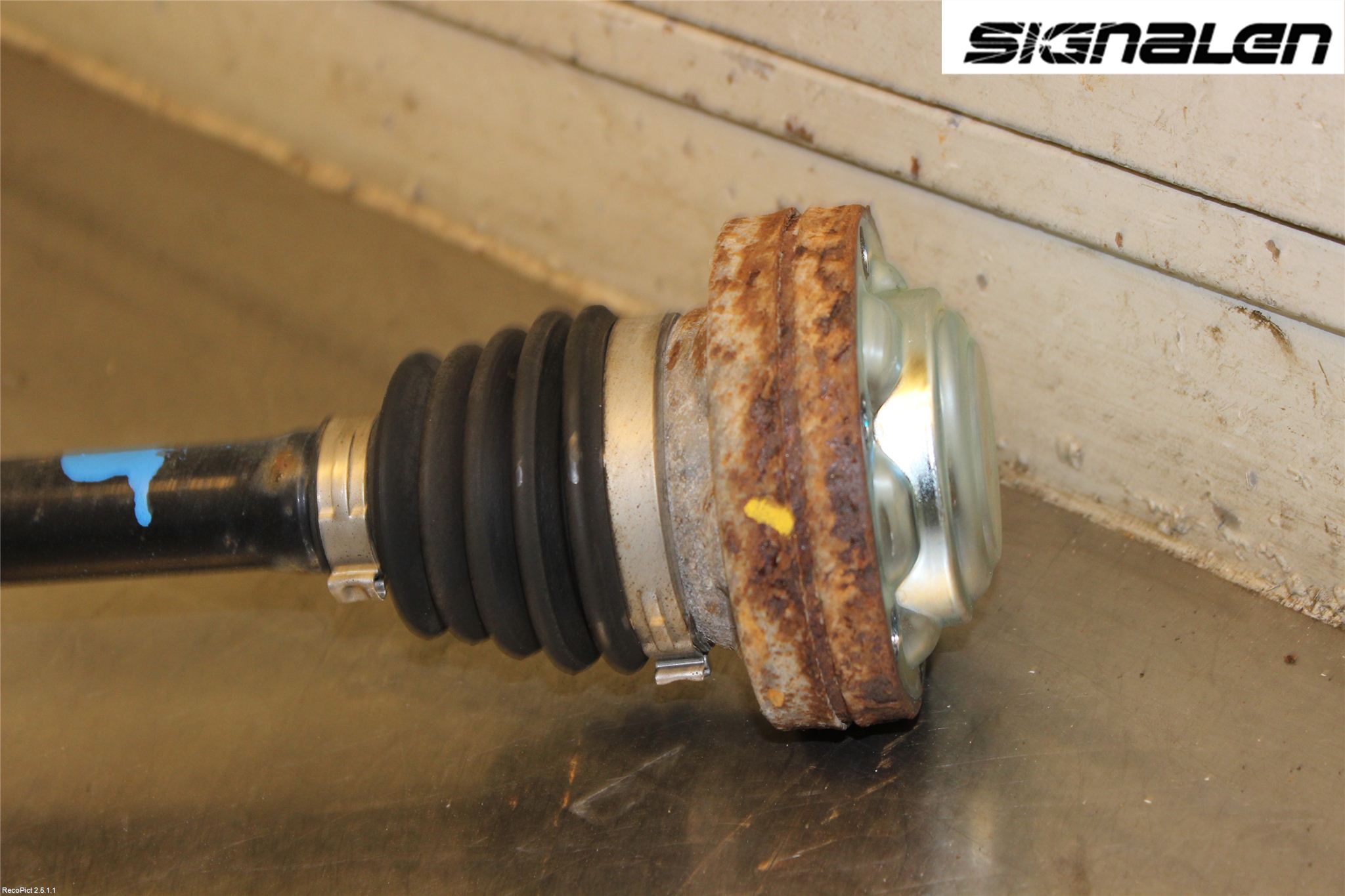 Volkswagen VW TRANSP/CARAVELLE (T5) 04-15 Drivaxel Bak Höger
