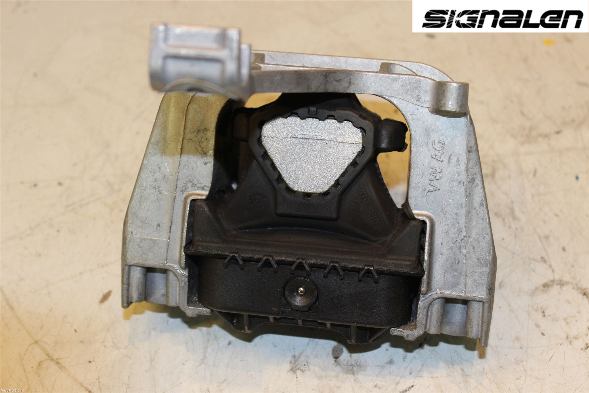 Seat LEON 13-20 Motorfäste