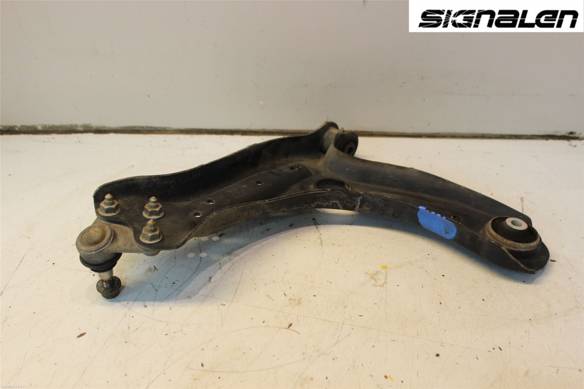 Volkswagen VW POLO 10-17 Bärarm Fram Undre Hö