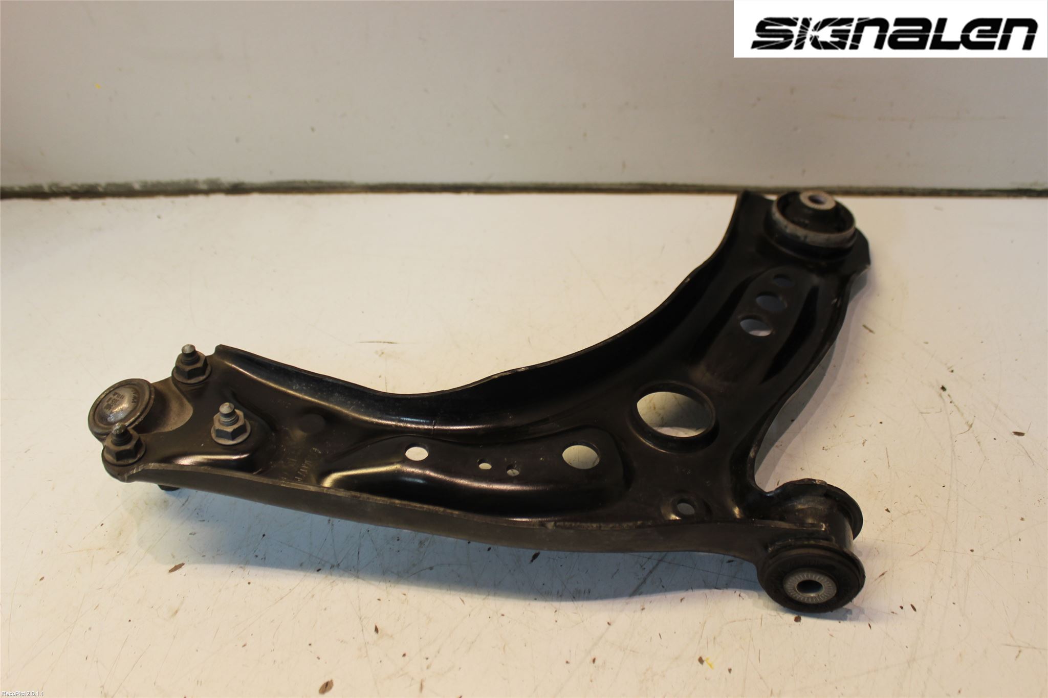 Skoda OCTAVIA (5E) 13-20 Bärarm Fram Undre Vä