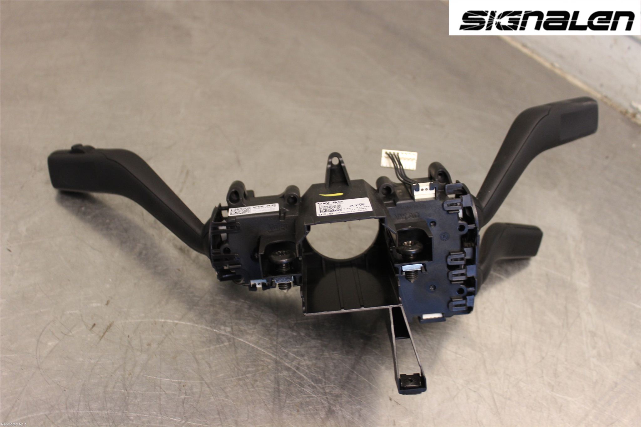 Volkswagen VW PASSAT 15-19 Spakcentral