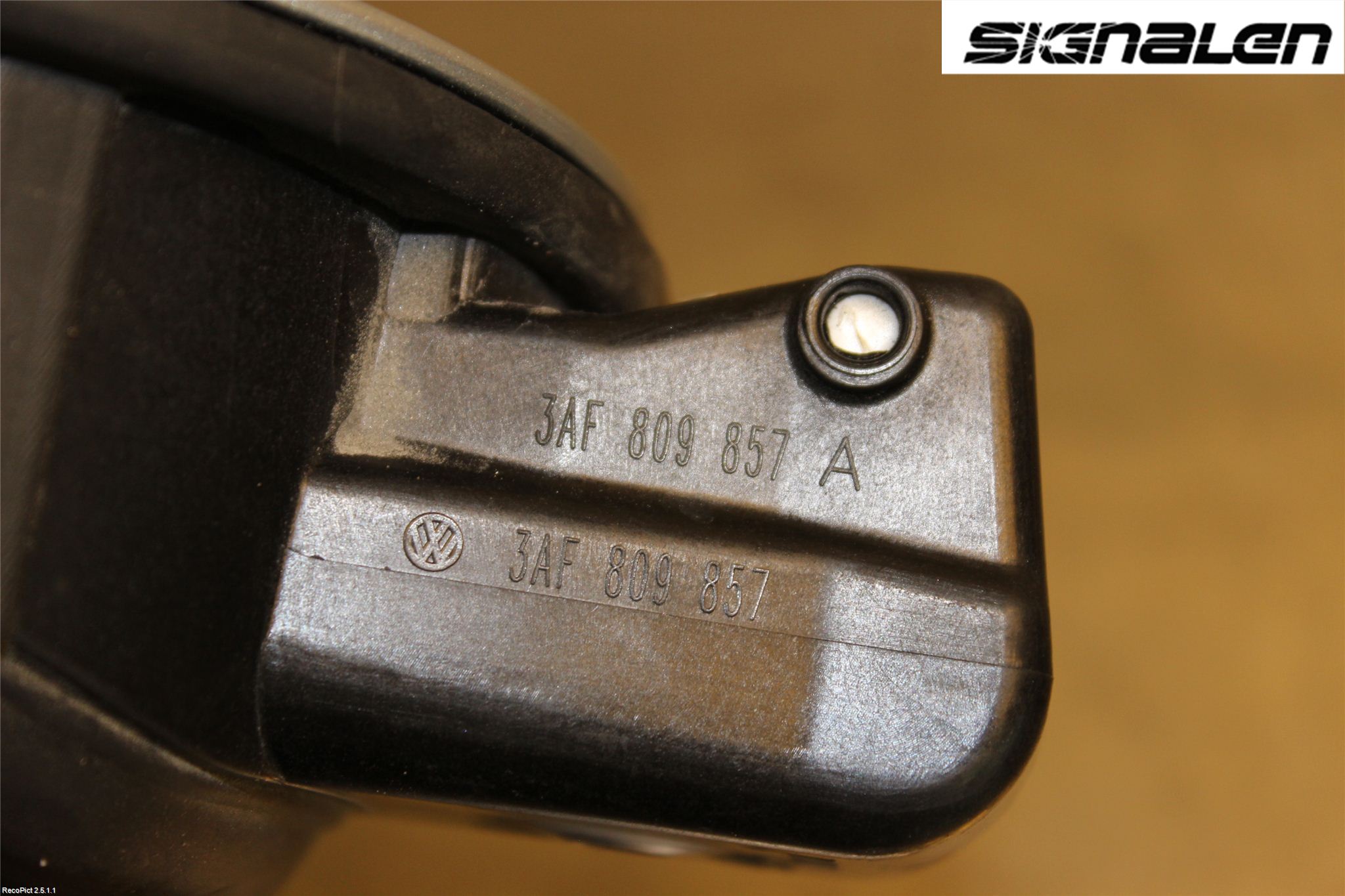 Volkswagen VW PASSAT 15-19 Tanklucka