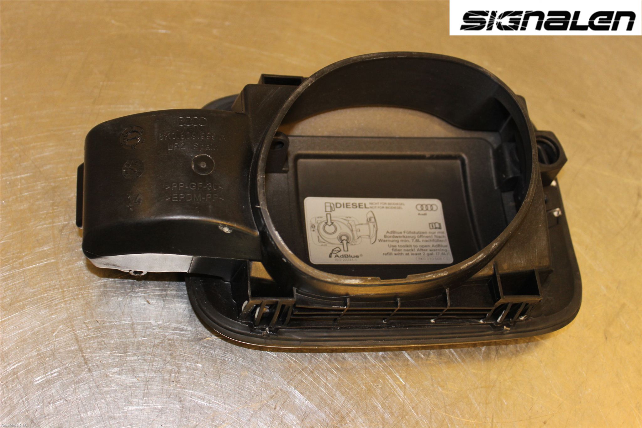 Audi A4 12-15 Tanklucka