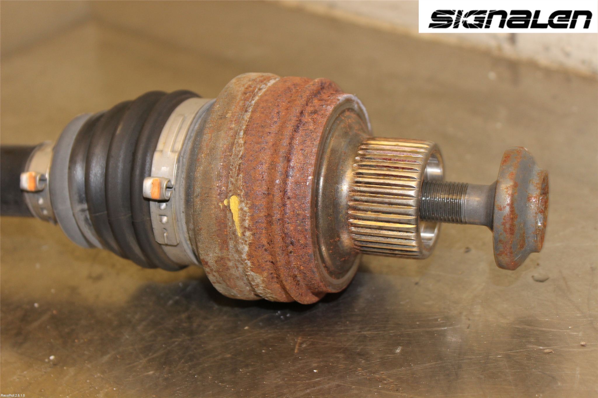 Audi A4 12-15 Drivaxel Bak Vänster