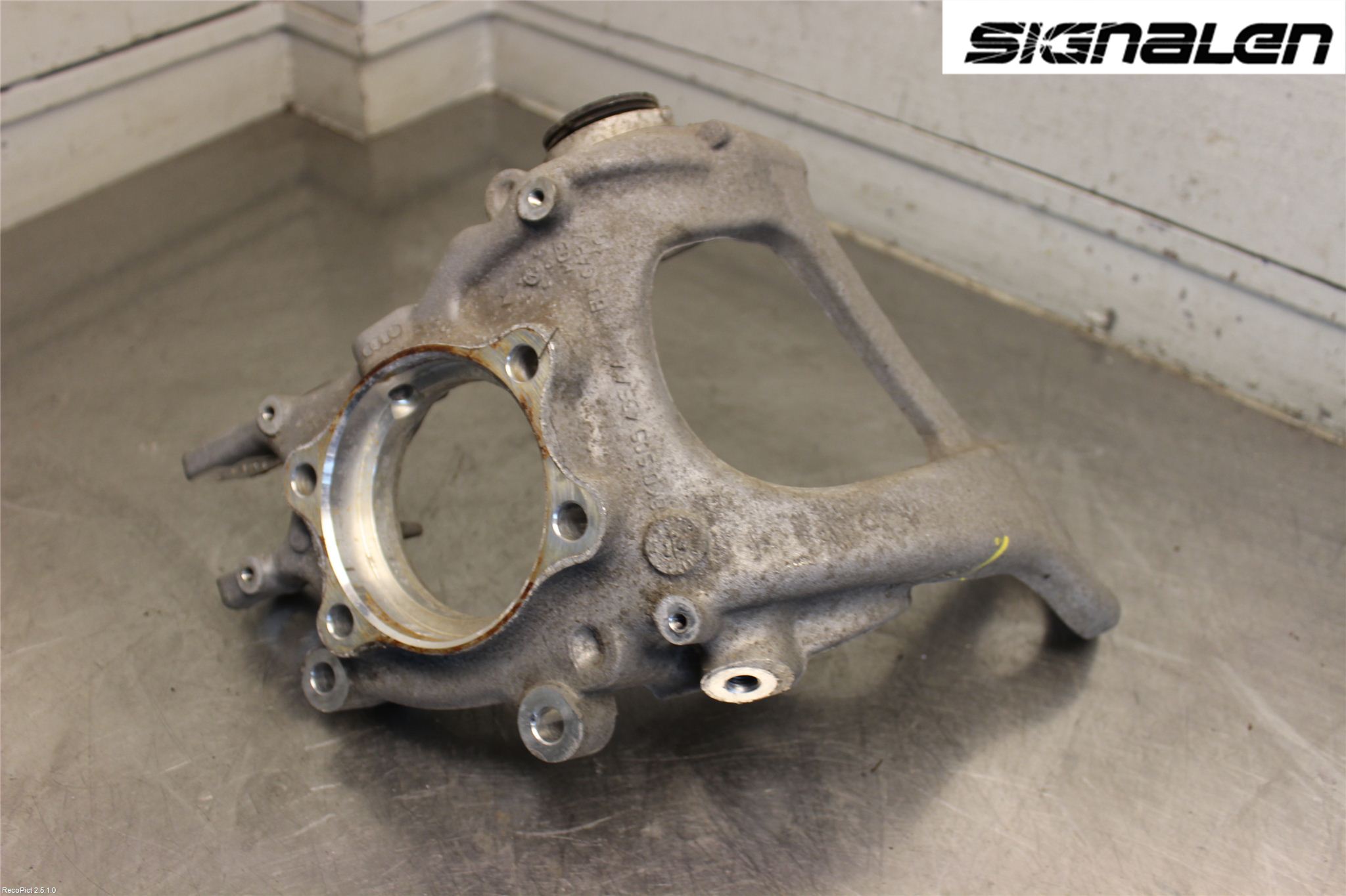 Audi A4 12-15 Hjullagerhus-Spindel Vä B