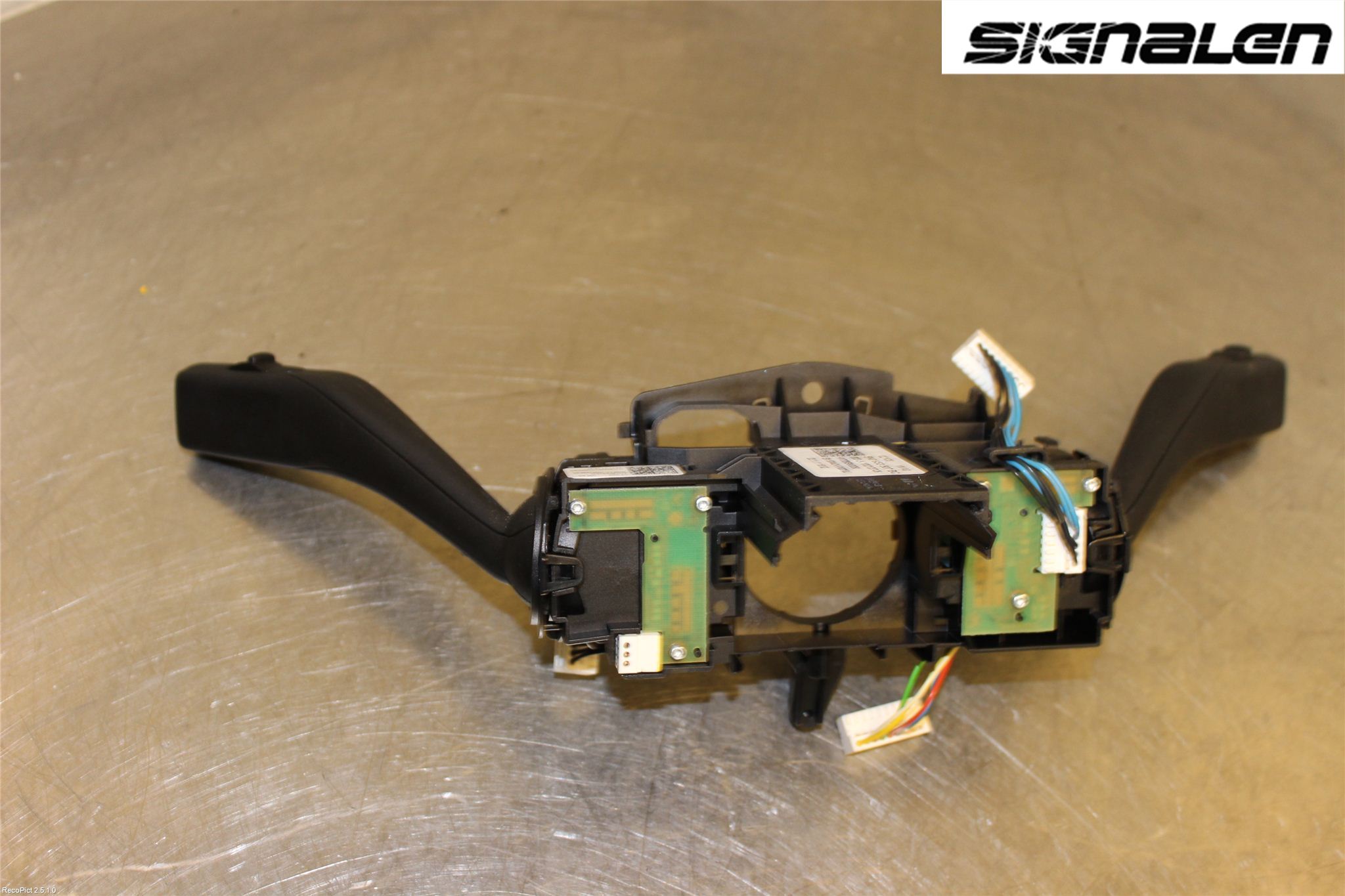 Volkswagen VW GOLF VI 09-13 Spakcentral