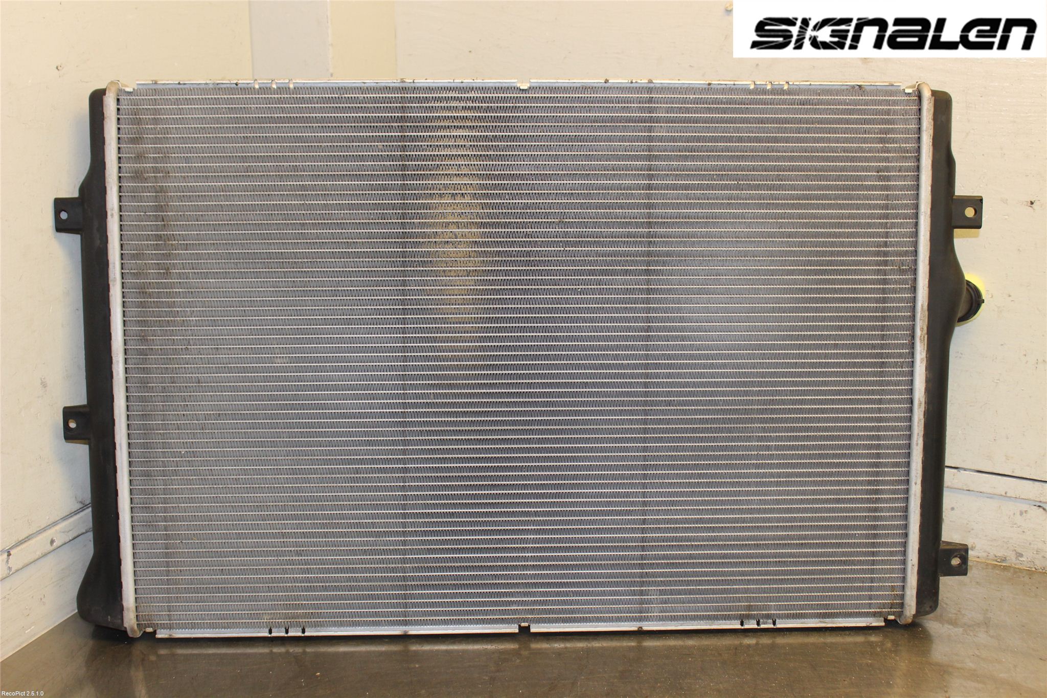 Volkswagen VW PASSAT 11-14 Kylare Man