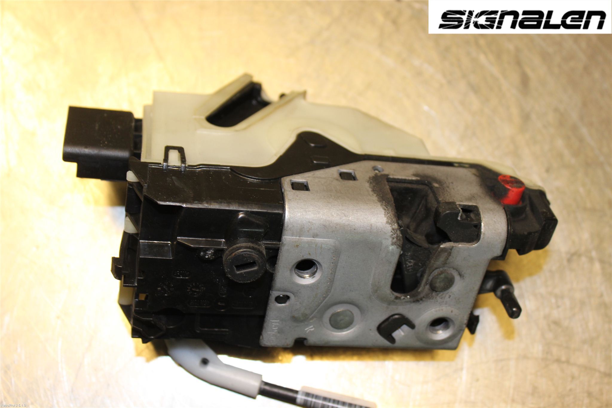 Peugeot 208 12-15 Låskista-Dörrlås