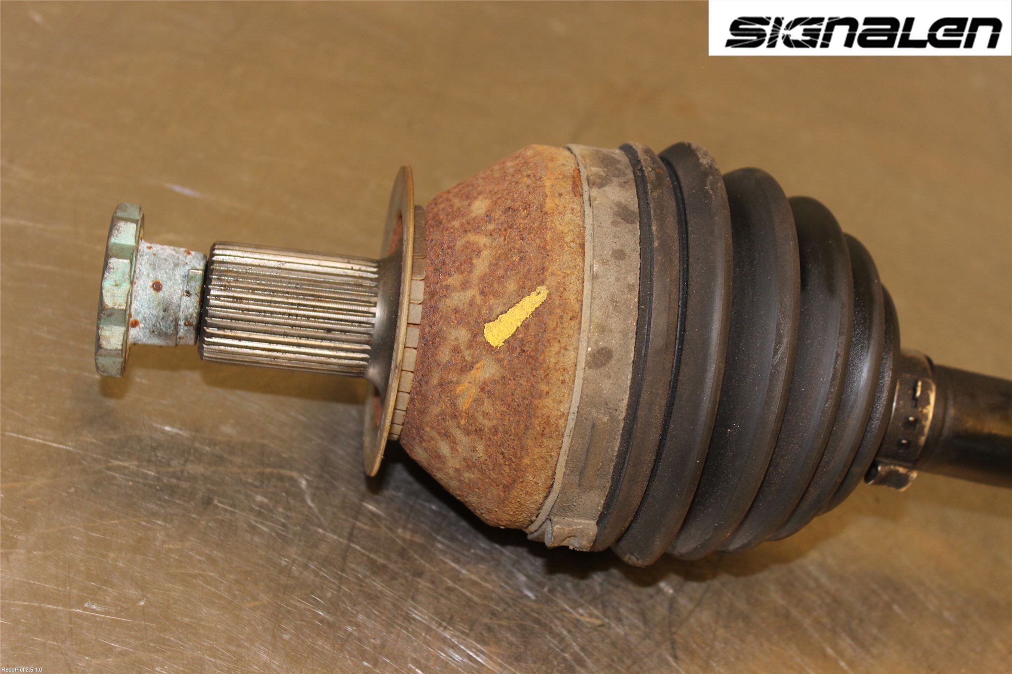 Volkswagen VW POLO 10-17 Drivaxel Fram Vänster