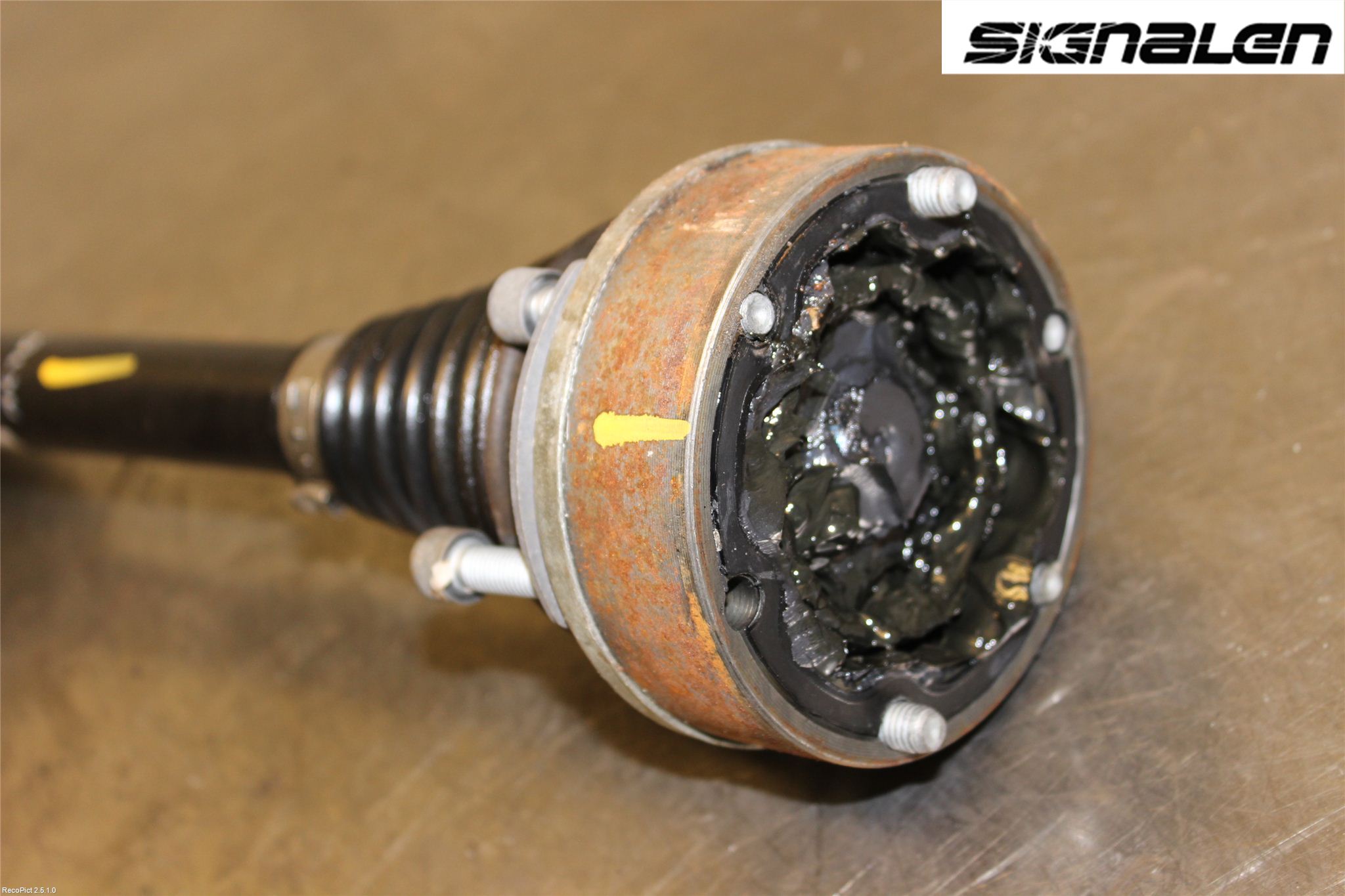 Volkswagen VW POLO 10-17 Drivaxel Fram Vänster