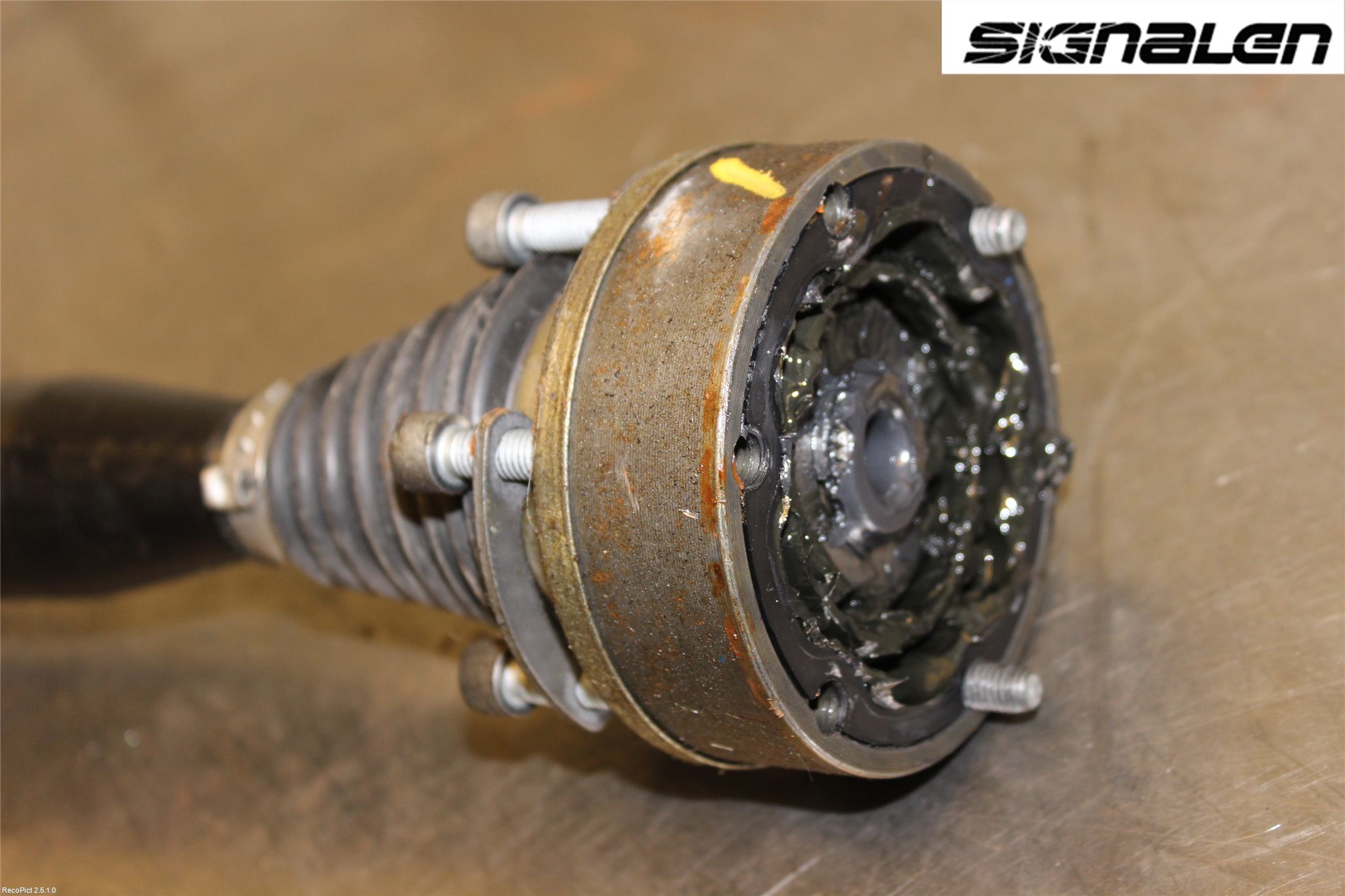 Volkswagen VW POLO 10-17 Drivaxel Fram Höger