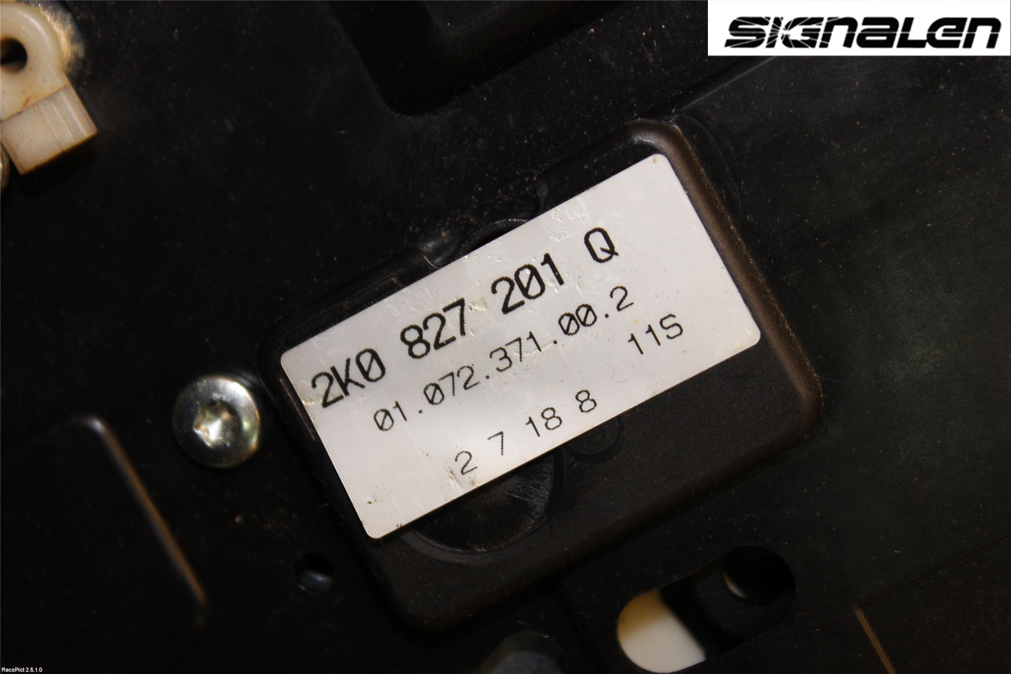 Volkswagen VW CADDY      04-10 Centrallåsmotor Vänster