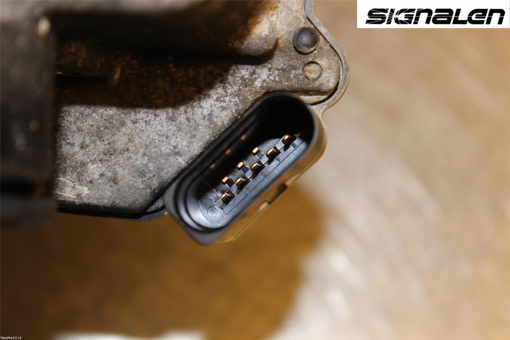 Volkswagen VW CADDY      04-10 Injspjällhus