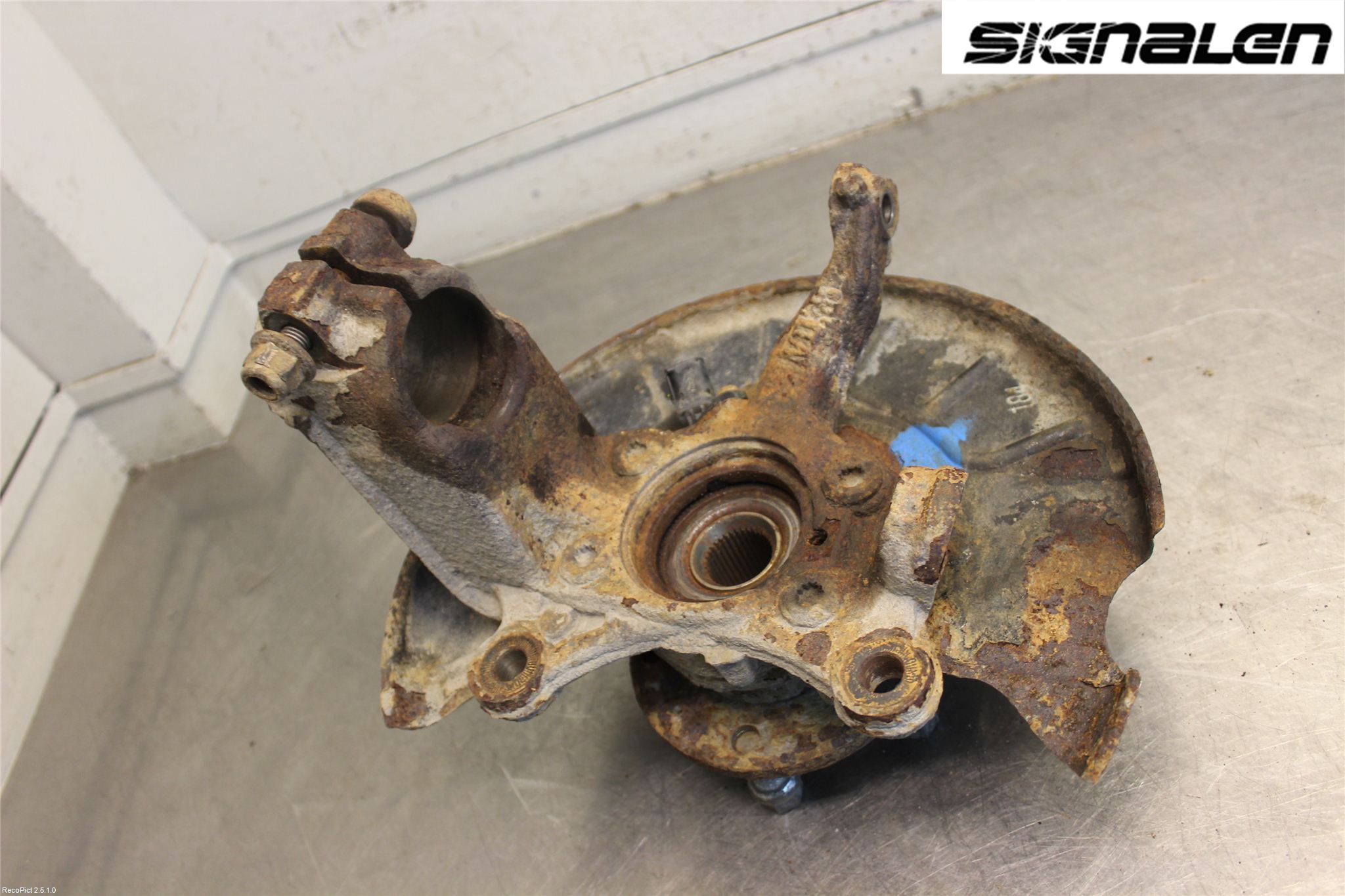 Volkswagen VW CADDY      04-10 Styrspindel Lagerhus Hö