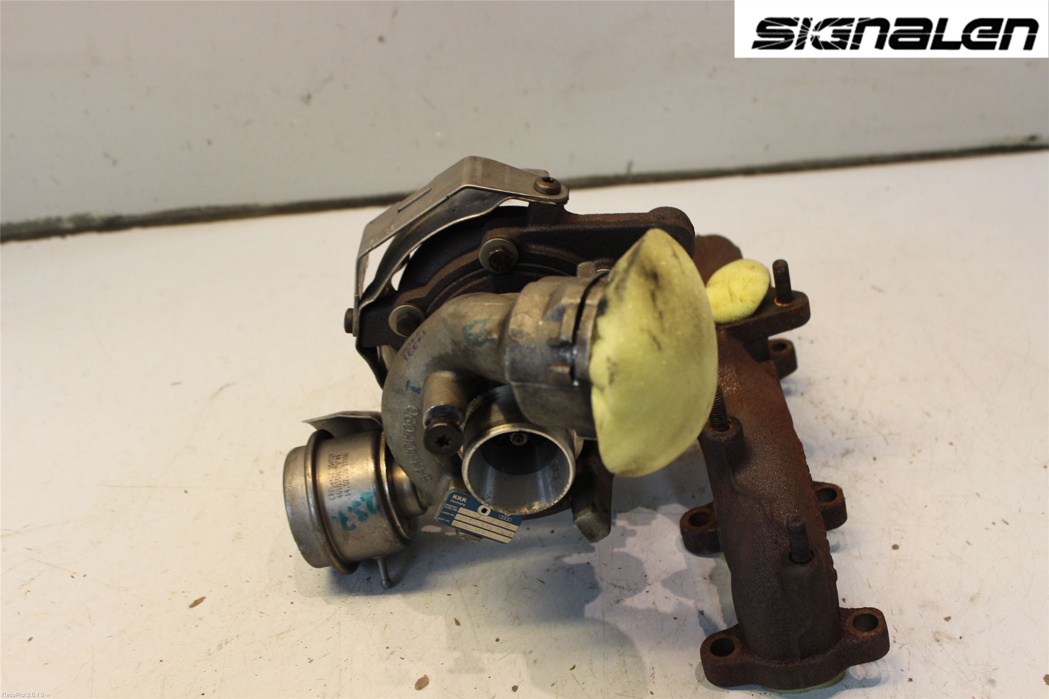 Volkswagen VW CADDY      04-10 Turboaggregat