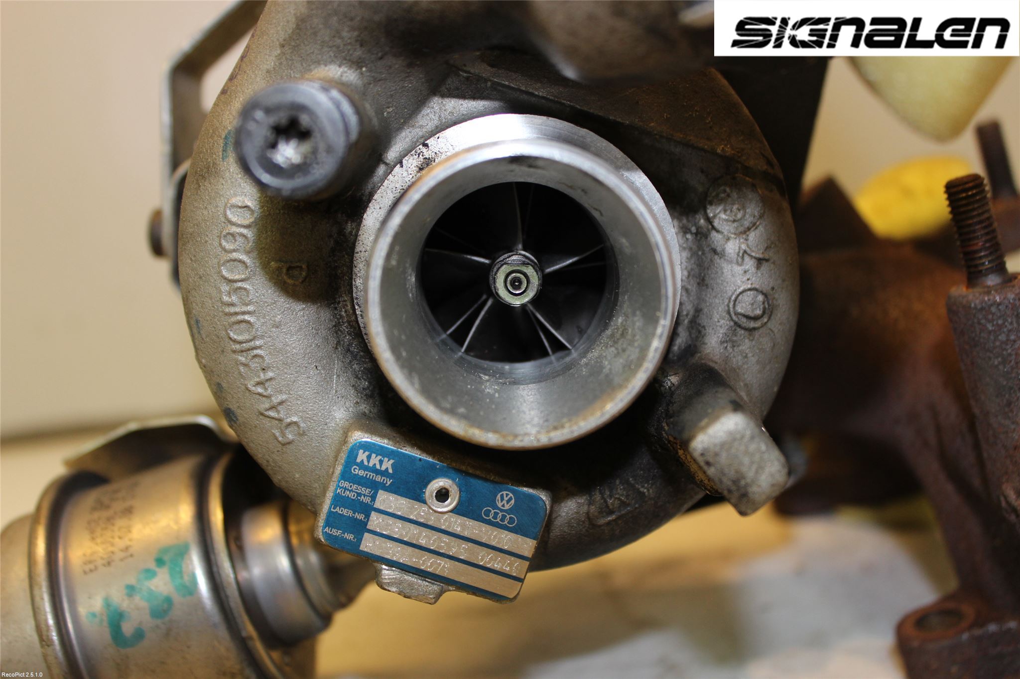 Volkswagen VW CADDY      04-10 Turboaggregat