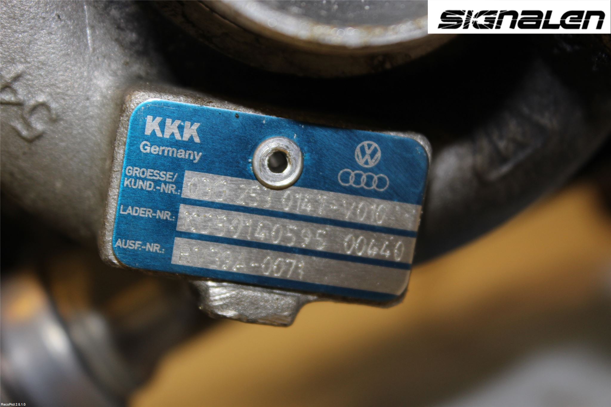 Volkswagen VW CADDY      04-10 Turboaggregat